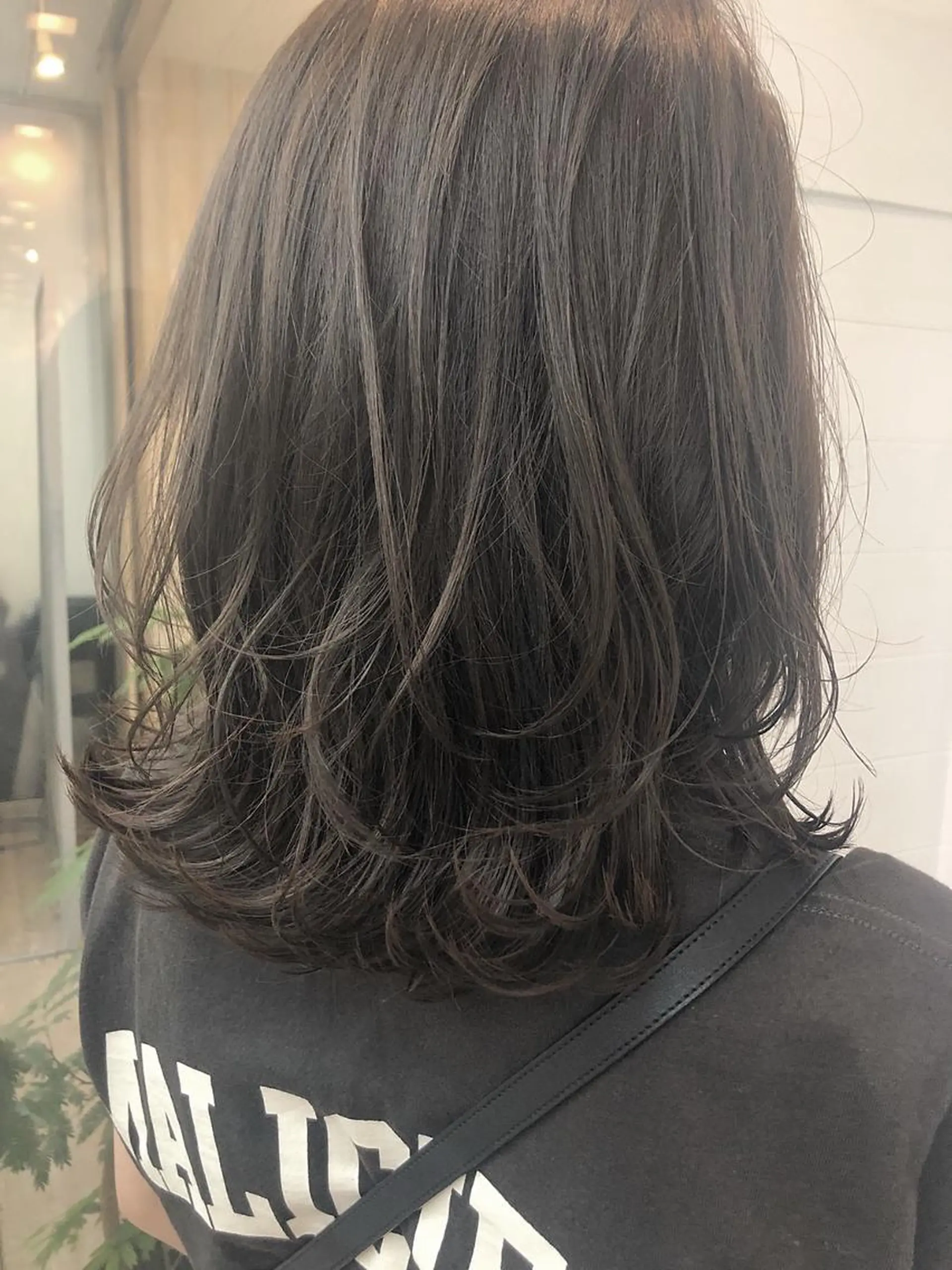 ミディアム カラー パーマ ヘアアレンジ アディクシーカラー ケアカラー 髪質改善 トリートメント ストレートパーマ ヘアケア特化型サロン newi 梅田のヘアスタイル