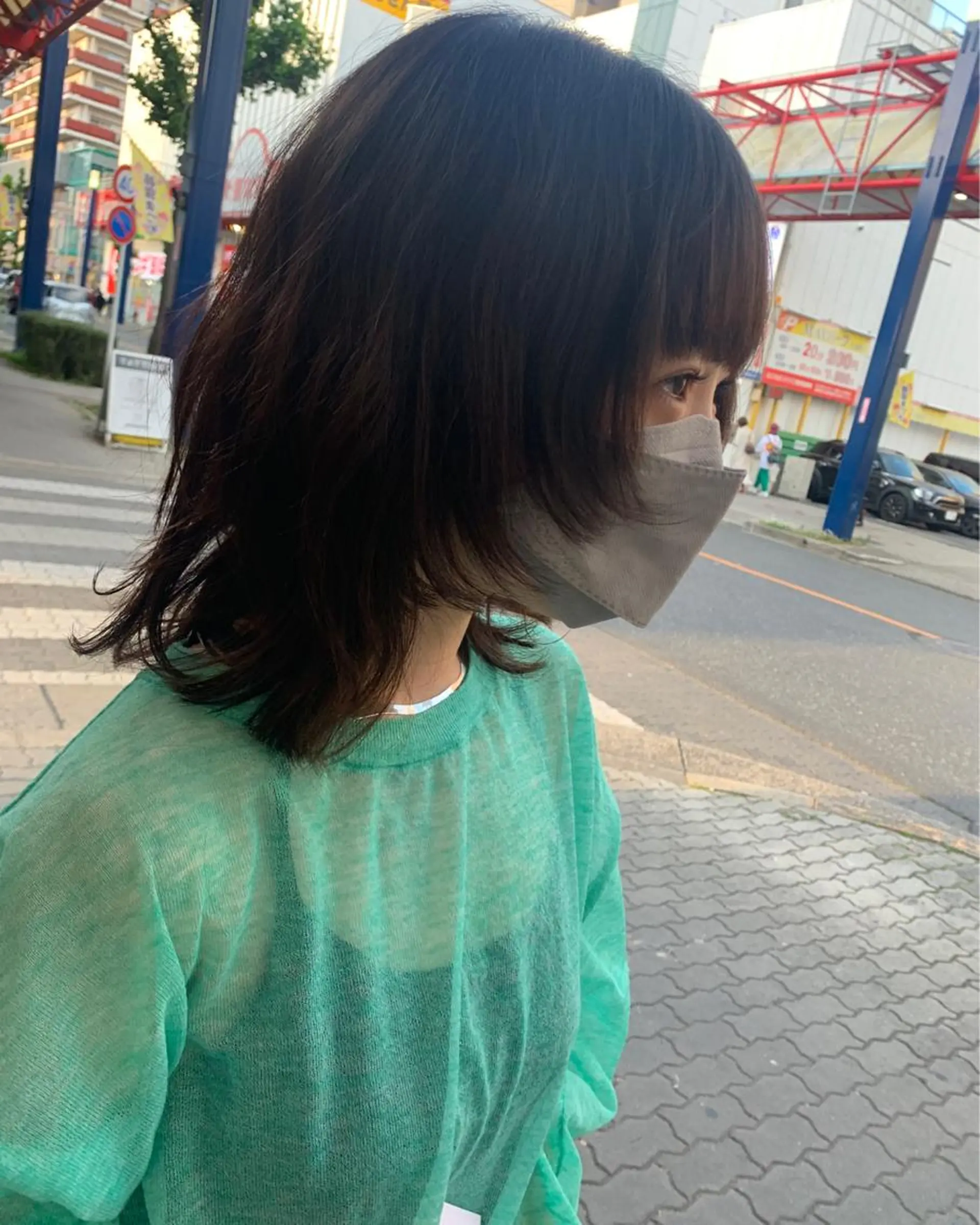 ミディアム ウルフカット 今村公介 ブリーチ特化、派手髪のヘアスタイル