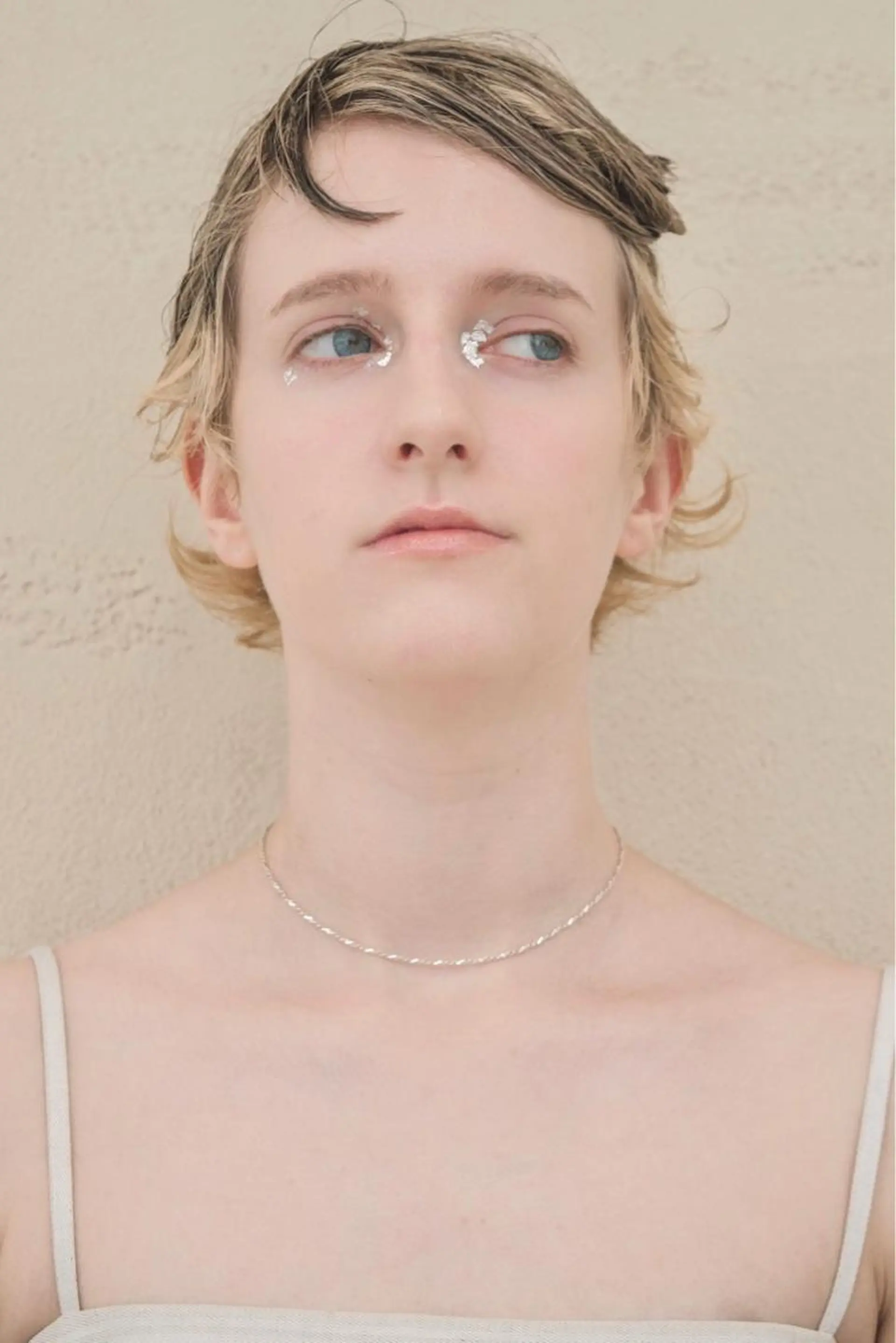 ショート カラー ヘアアレンジ ショートヘア AND THE BRICKS所属・AND THE BRICKS北川珠紀の眉毛・アイブロウイメージ