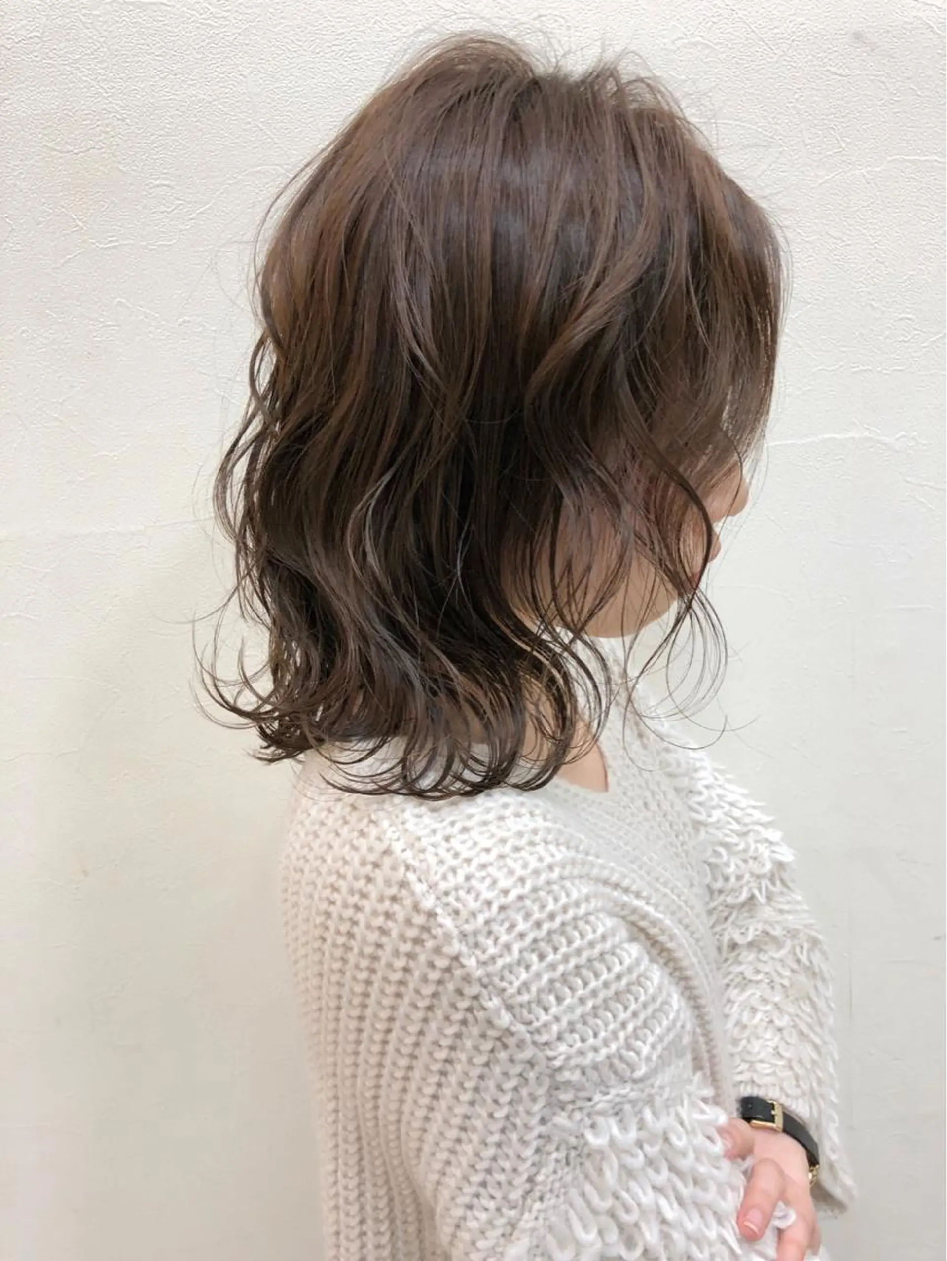 ミディアム カラー アッシュ グレージュ ディレクター ノナカのヘアスタイル