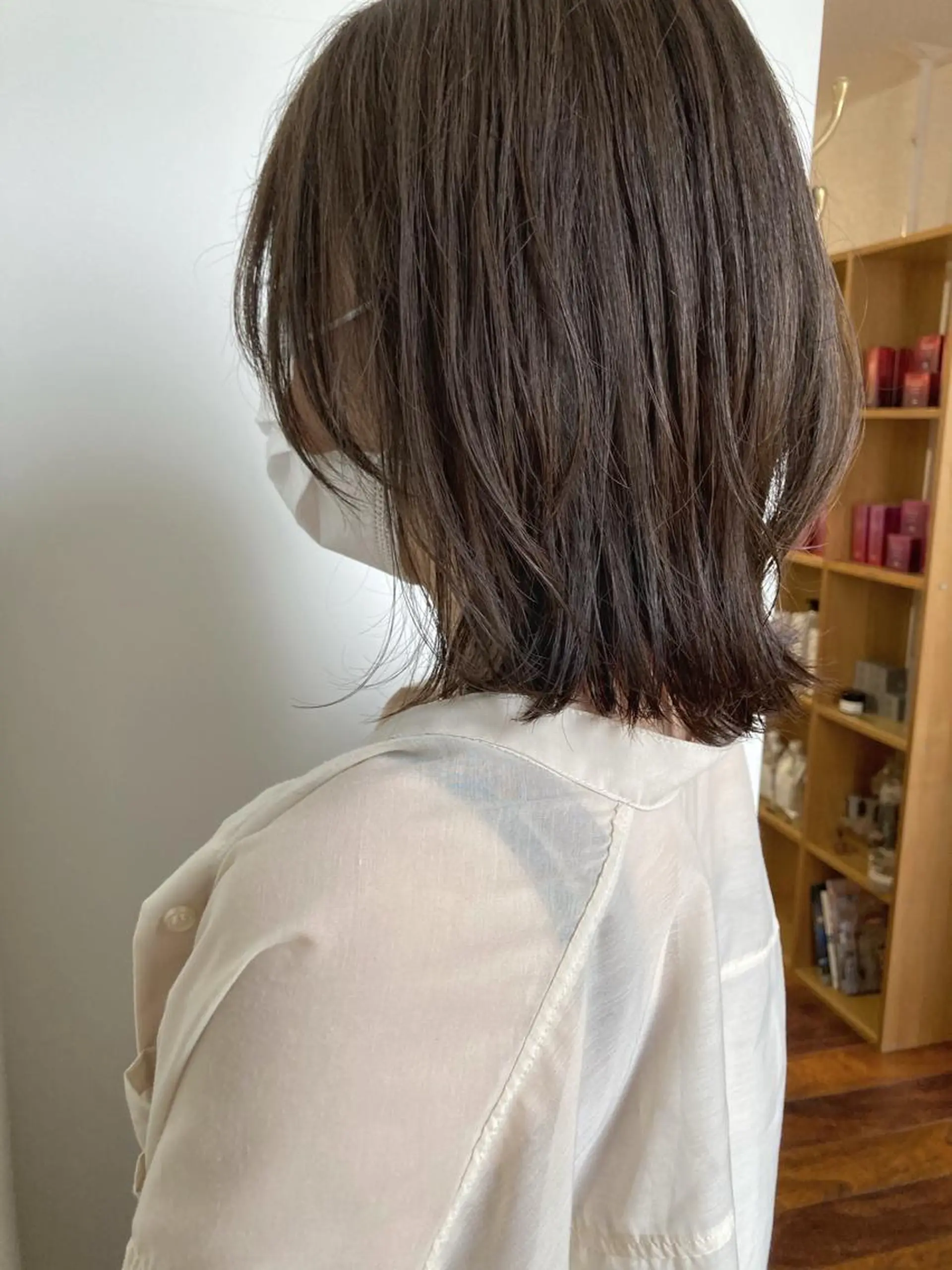 ミディアム カラー アッシュ ベージュカラー レイヤーカット 小木曽智美 /ボブ/ショートのヘアスタイル