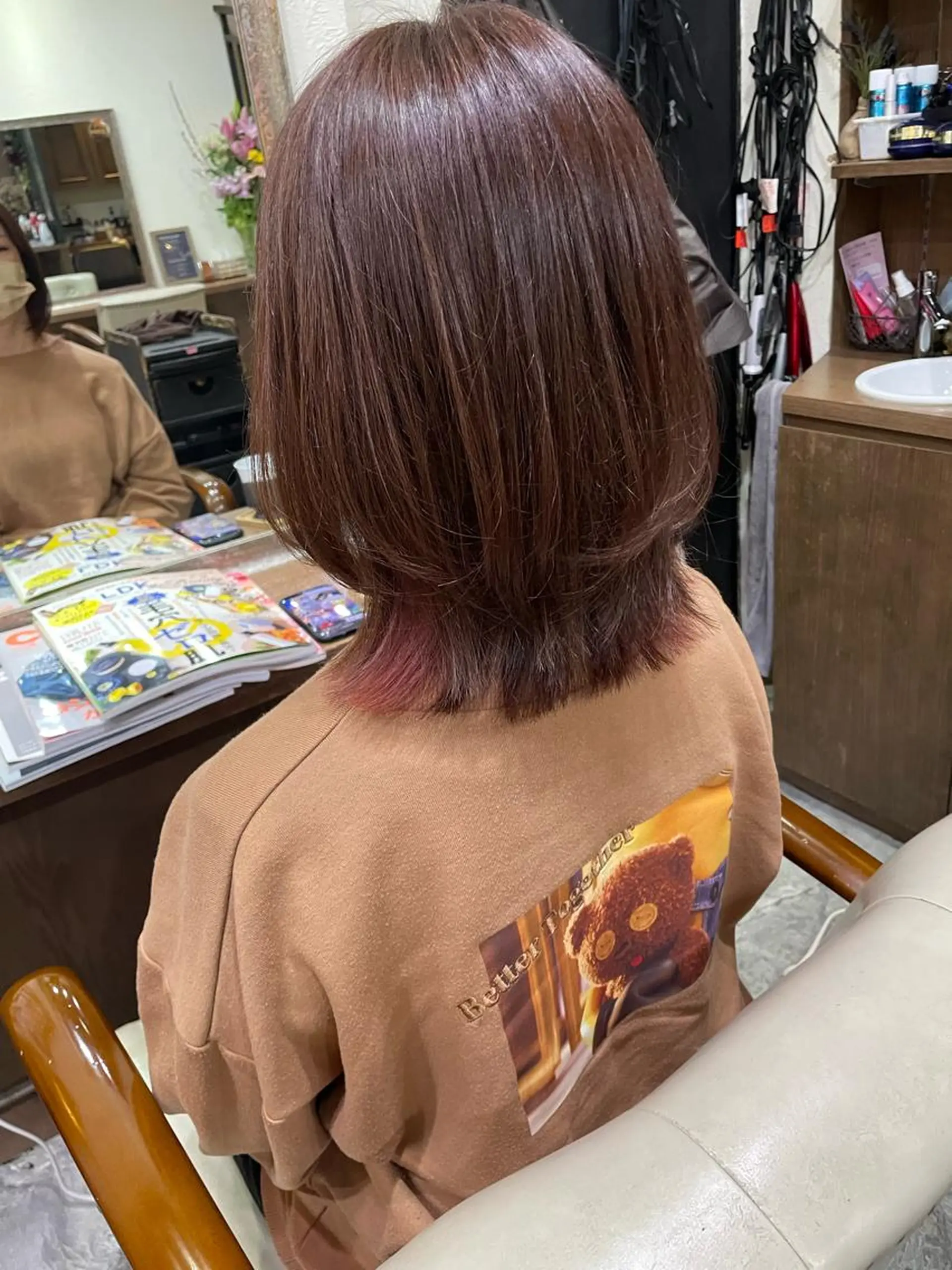ミディアム レイヤーカット カット ヘアカラー 高橋 葵のヘアスタイル