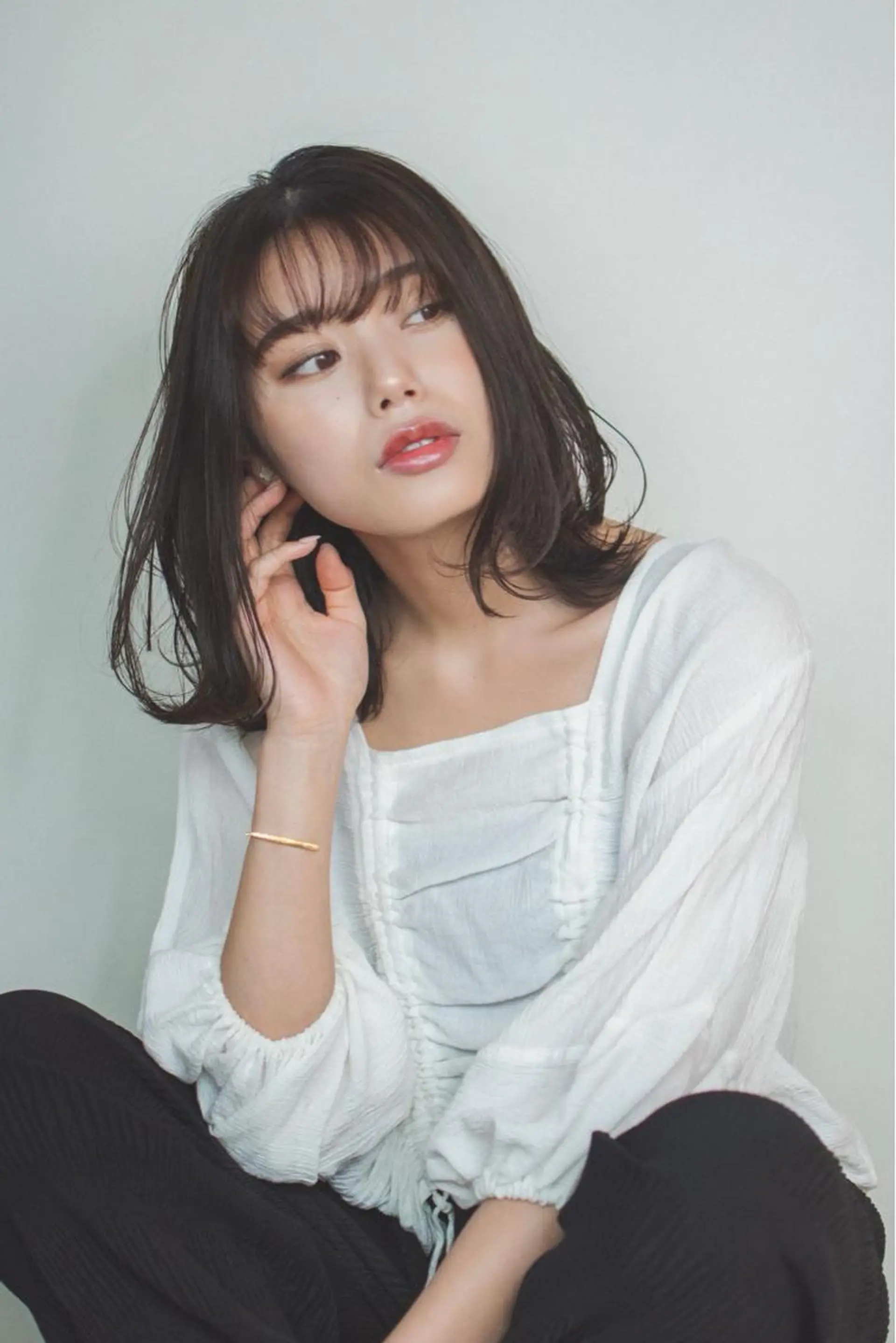 ミディアム カラー 前髪/顔周り /レイヤー/秋山 元のヘアスタイル