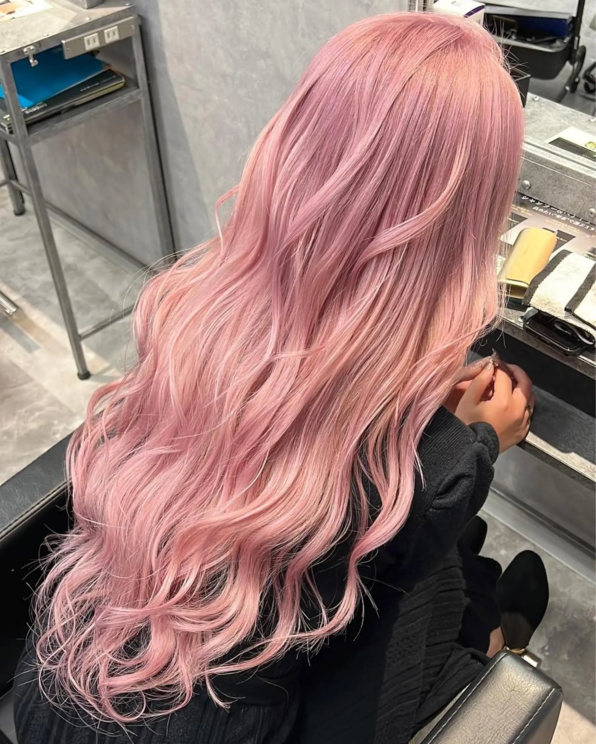 ロング カラー ピンクカラー mimiiy梅田 中崎町ハイトーンのヘアスタイル