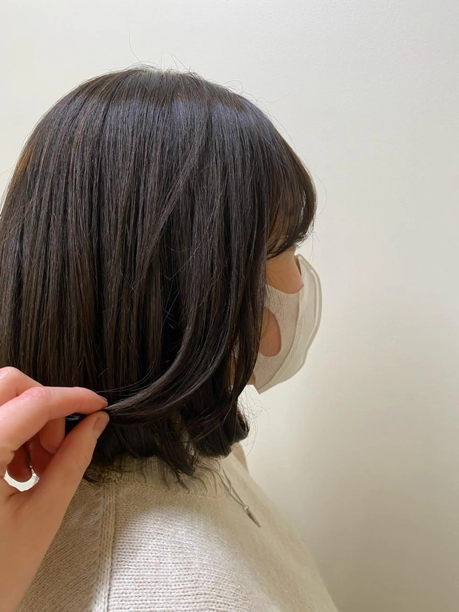 カラー 勝海 絢音のヘアスタイル