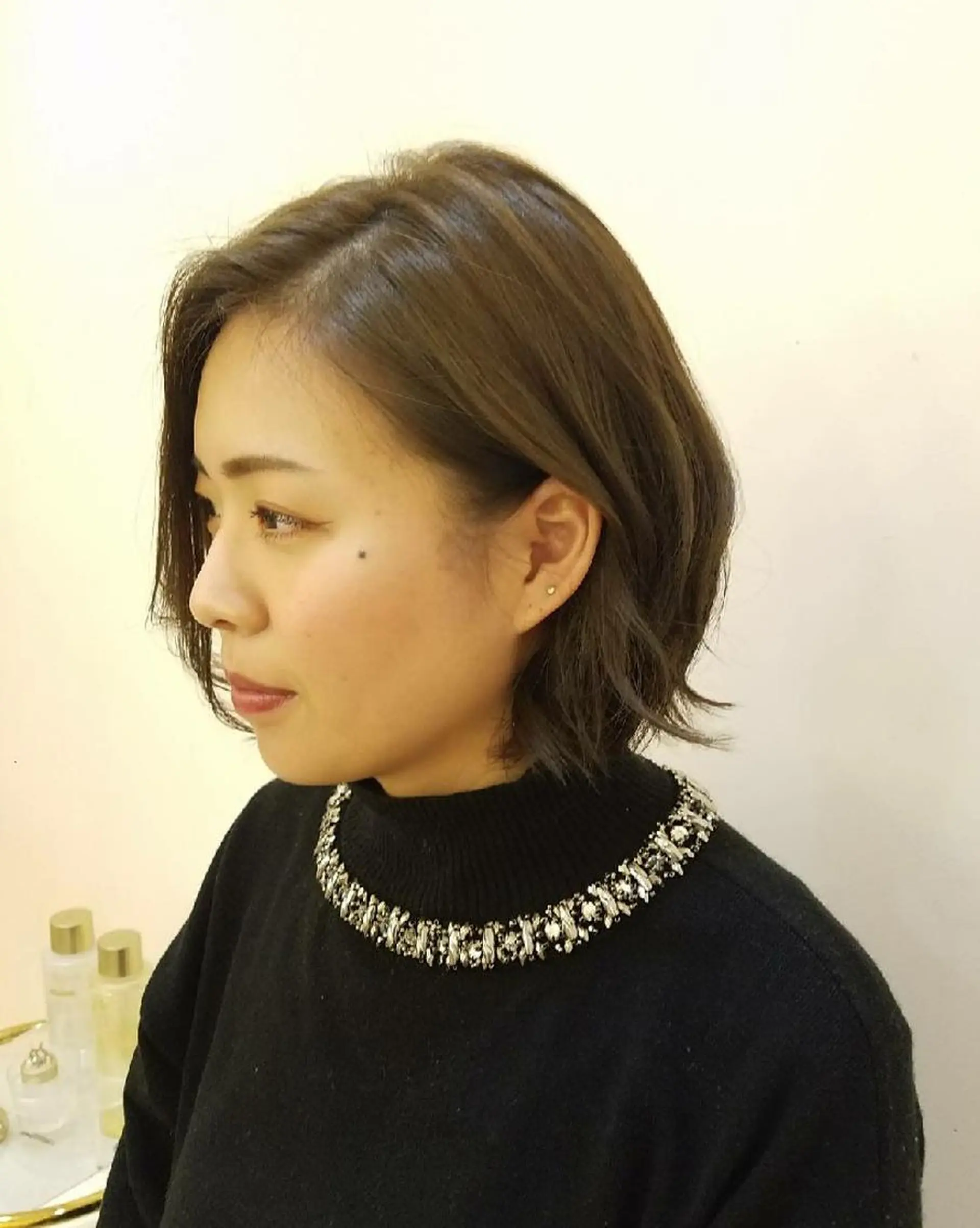 ショート カラー アッシュ ベージュカラー ボブ EMANON名古屋所属・美谷添（ミヤゾエ） まどか大人ヘアサロンのヘアスタイル