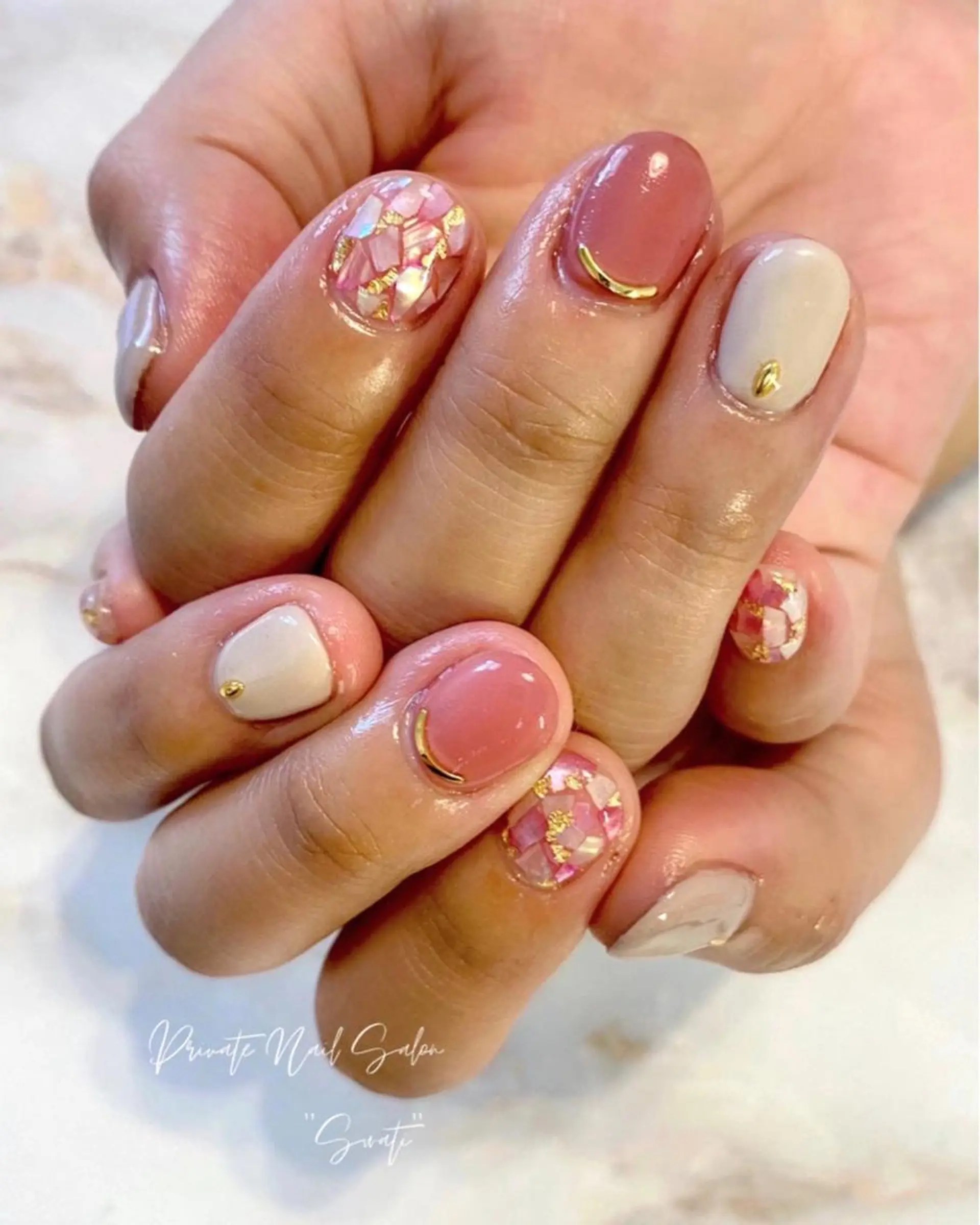 ネイル アートネイル ニュアンスネイル オフィスネイル 夏ネイル yuko （ネイリスト）のネイルデザイン