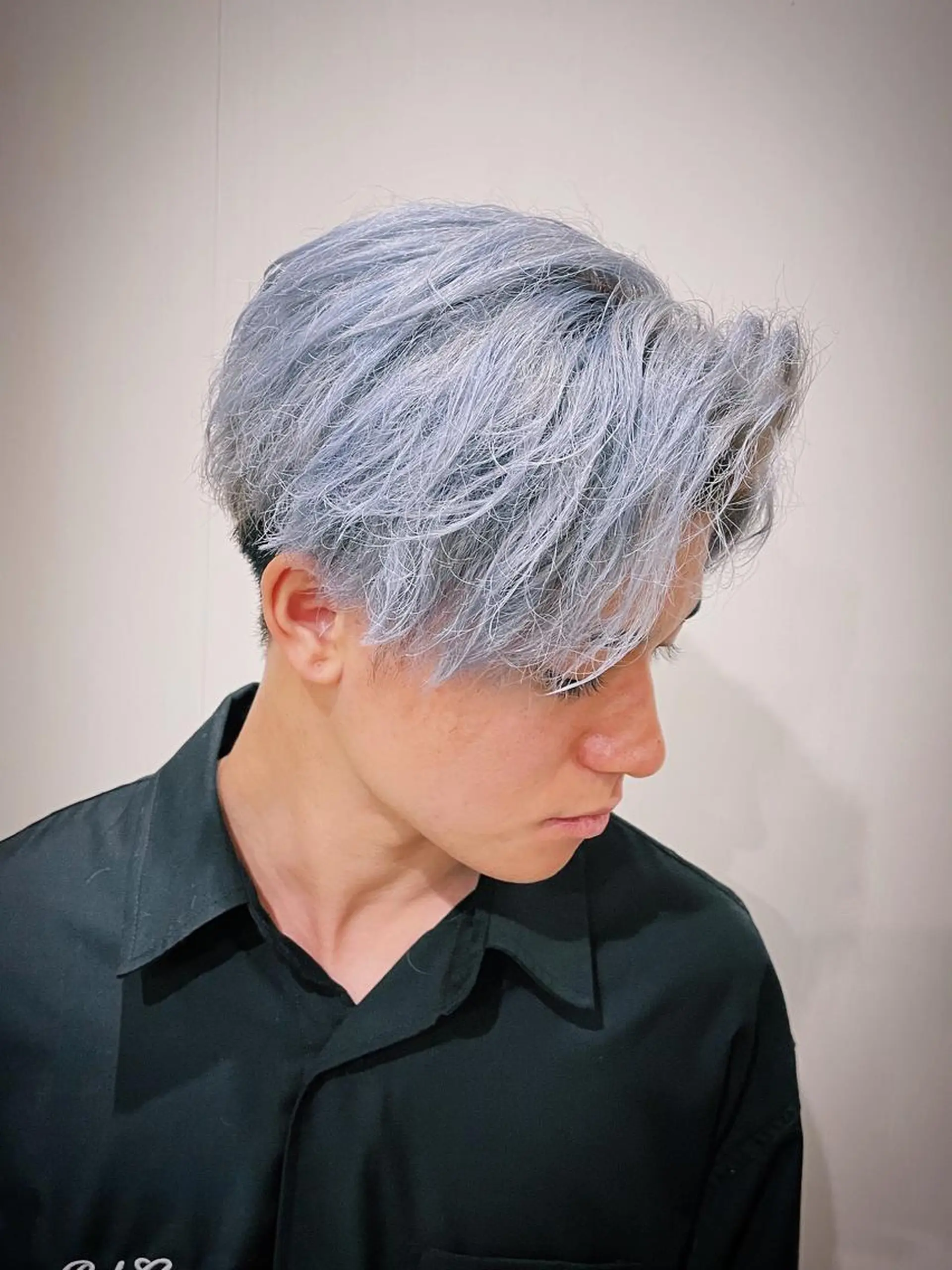 ショート カラー メンズ ブルーカラー シルバー 六本木ビジネスヘア HIROGINZAのヘアスタイル