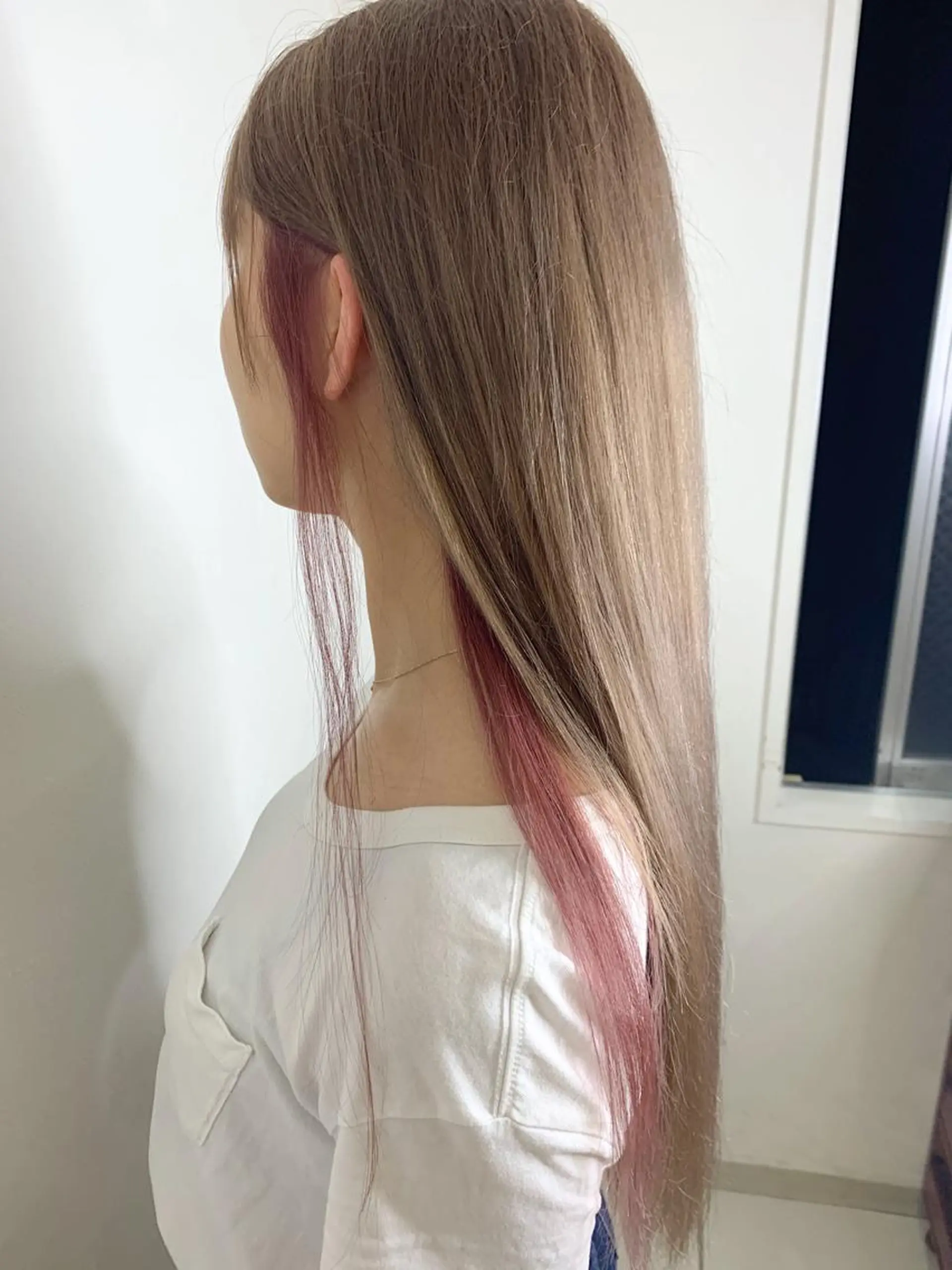 ロング カラー ベージュカラー ミルクティーベージュ ピンクカラー ACRO梅田【アクロ】所属・髪質改善とカラーの人 倉友哉のヘアスタイル