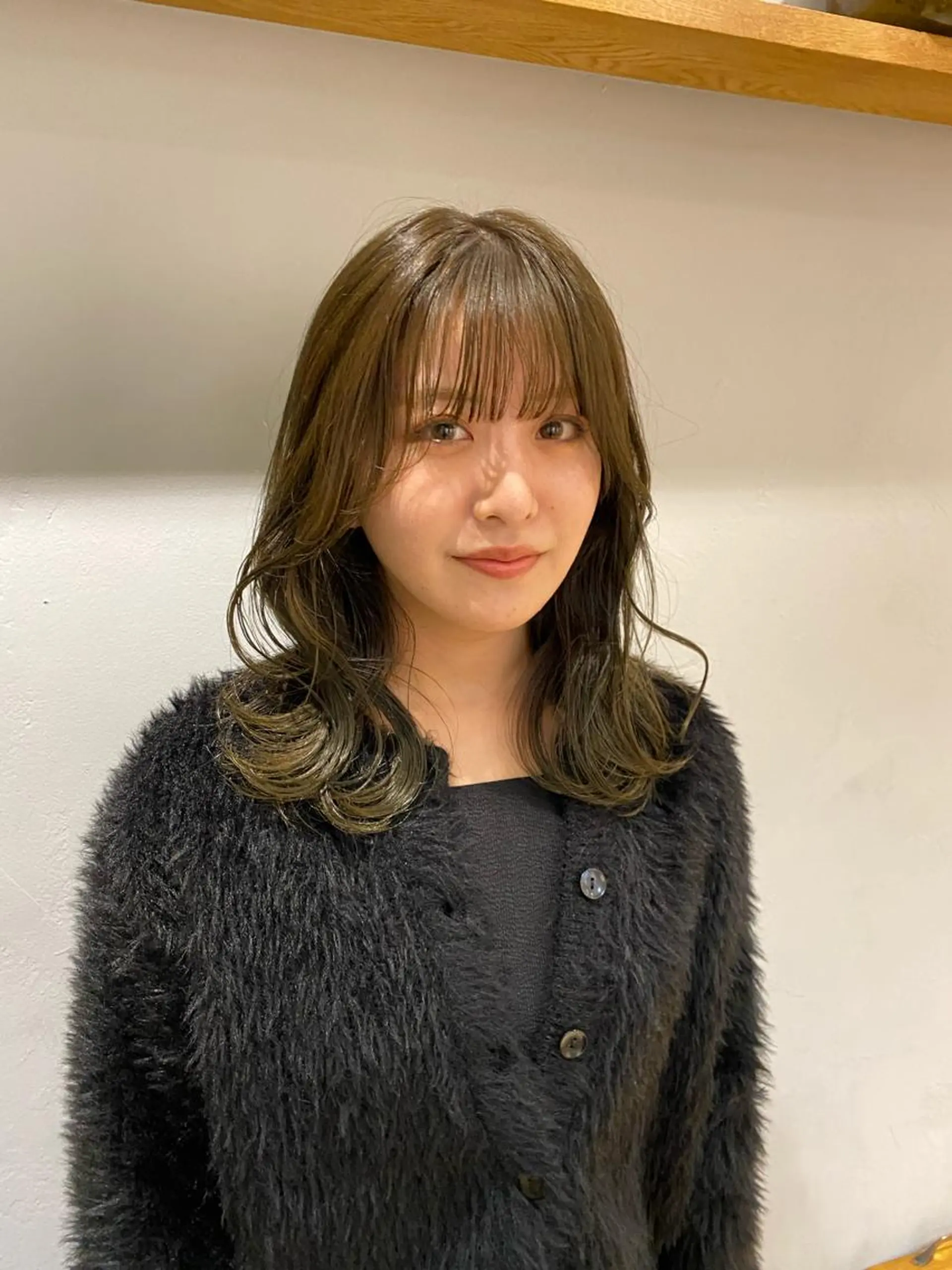 セミロング カラー ベージュカラー オリーブベージュ ヘアカラー トリートメント 艶カラー 🤍🫧/makoのヘアスタイル