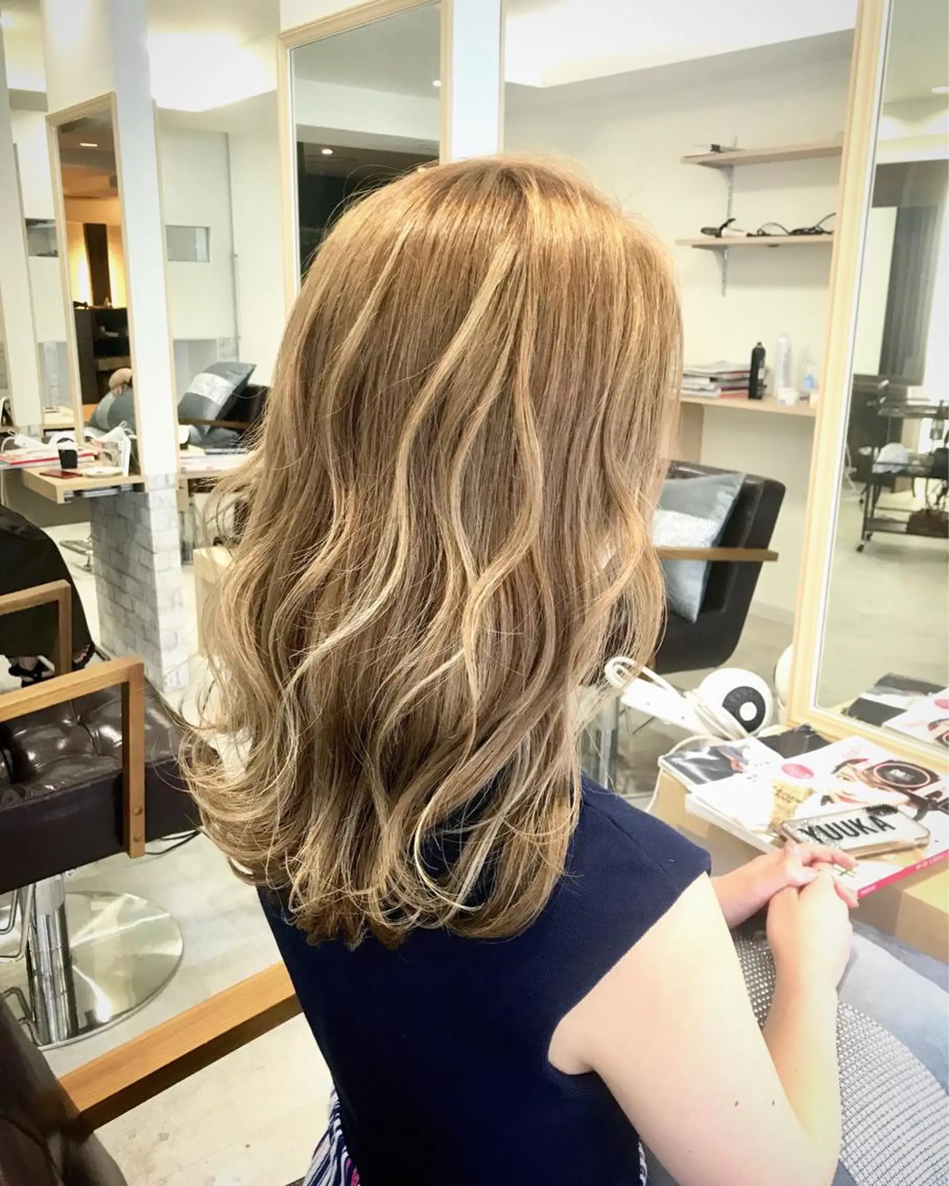 ミディアム カラー ベージュカラー 透明感カラー ハイトーンカラー イルミナカラー マンツーマン/透明感 foi hairのヘアスタイル