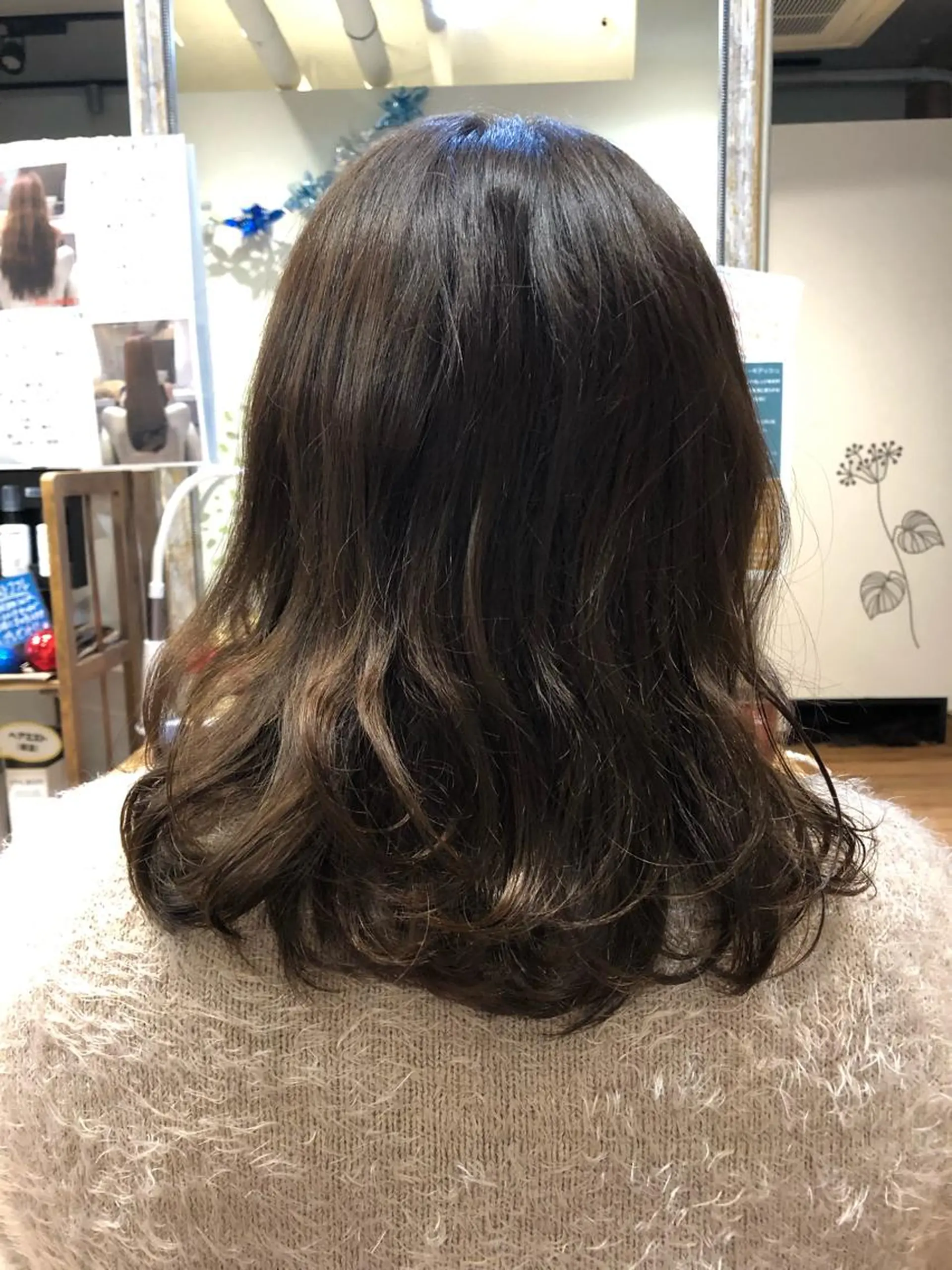 セミロング カラー ヘアカラー トリートメント 青野 文香のヘアスタイル