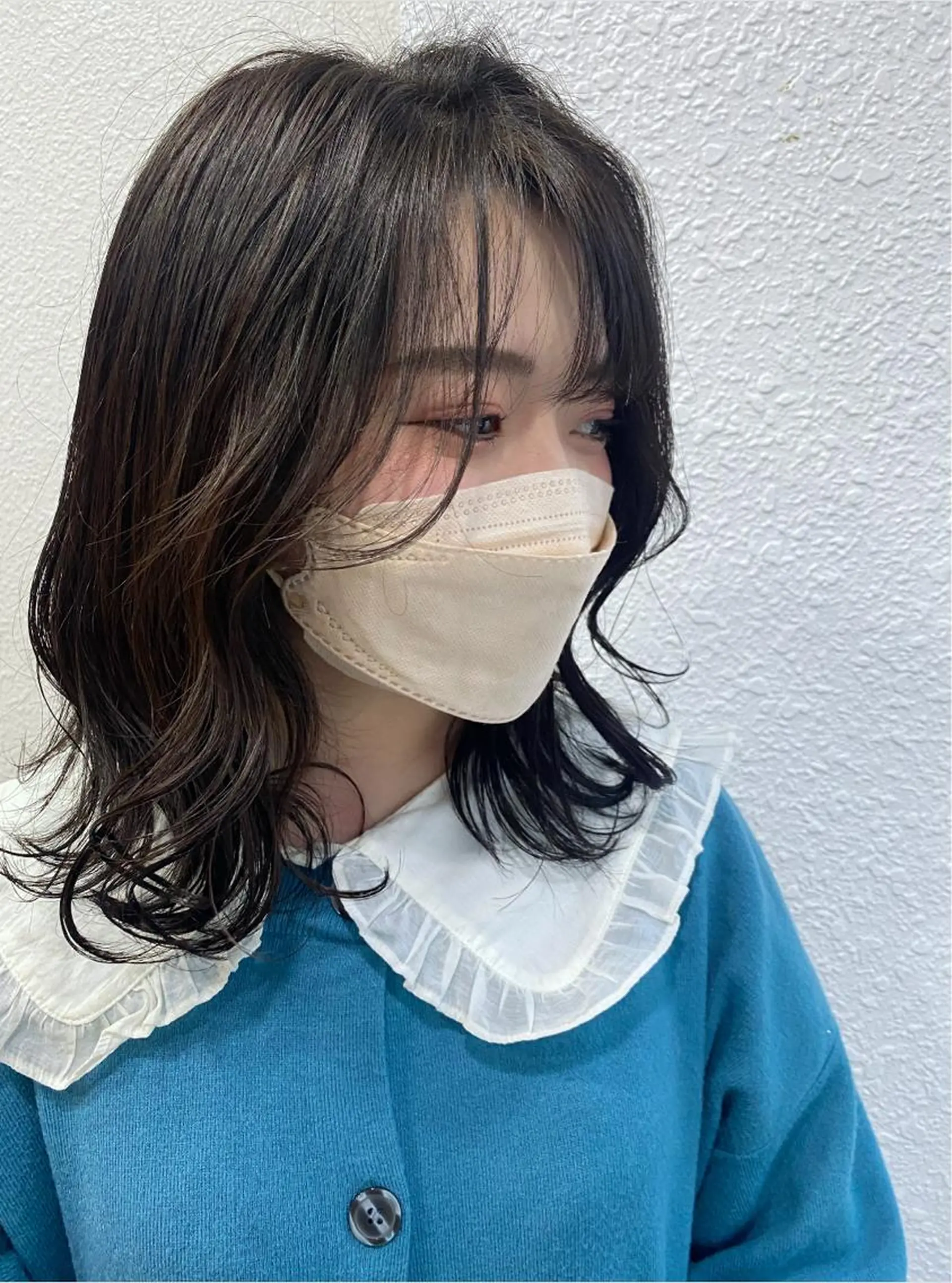 ミディアム 顔周りカット 韓国風ヘア おくれ毛 トリートメント ベージュ/インナー カラー🤍Rieのヘアスタイル