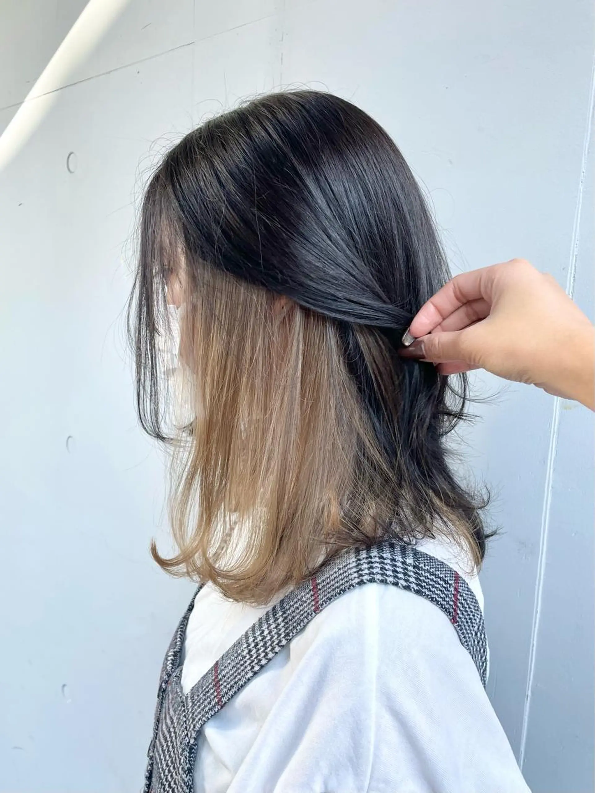 ミディアム カラー アディクシーカラー ベージュカラー ブリーチ ケアブリーチ ダブルカラー ヘアカラー 藤澤 夏実/インナーカラーのヘアスタイル