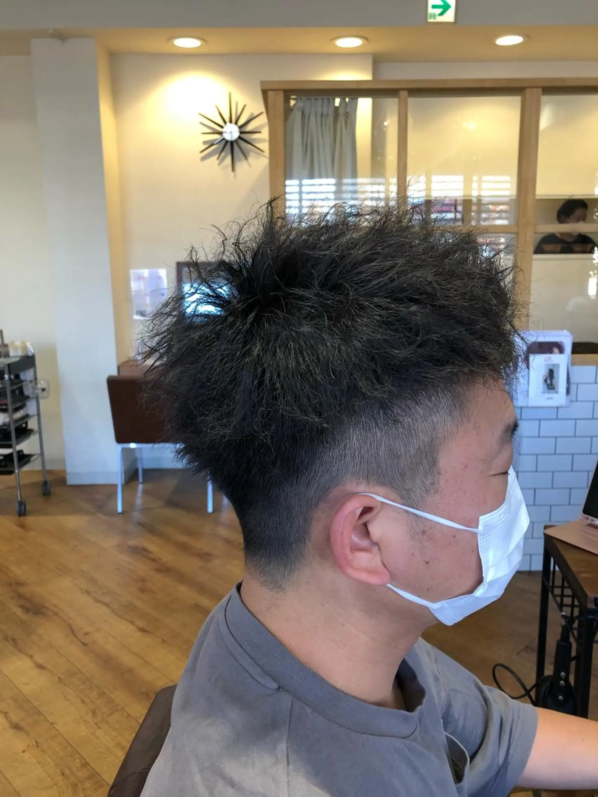 ショート メンズ メンズパーマ OVAL hair repos所属・井上 蓮のヘアスタイル