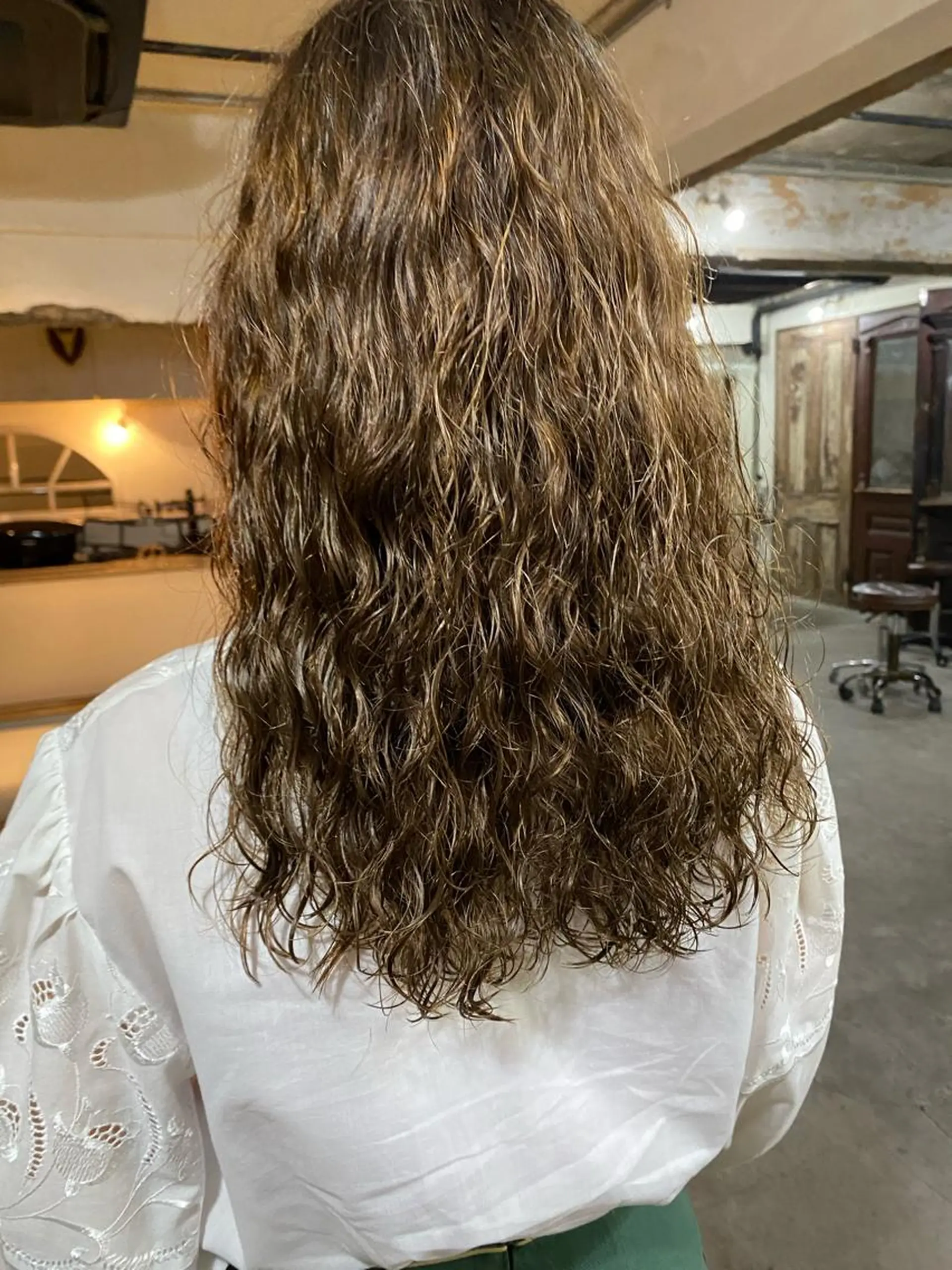 ミディアム パーマ ミディアムパーマ くせ毛 スパイラルパーマ お任せヘア☘️☘️ 及川渚のヘアスタイル