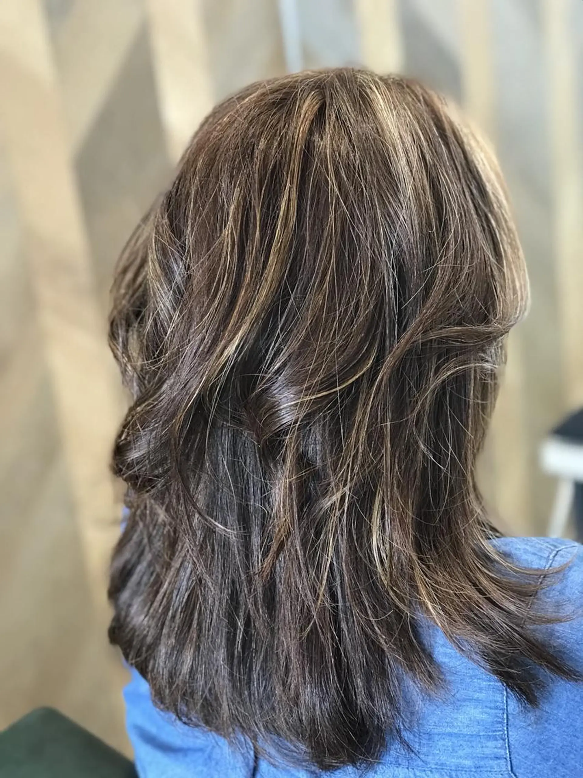 ロング 根本 智晴のヘアスタイル