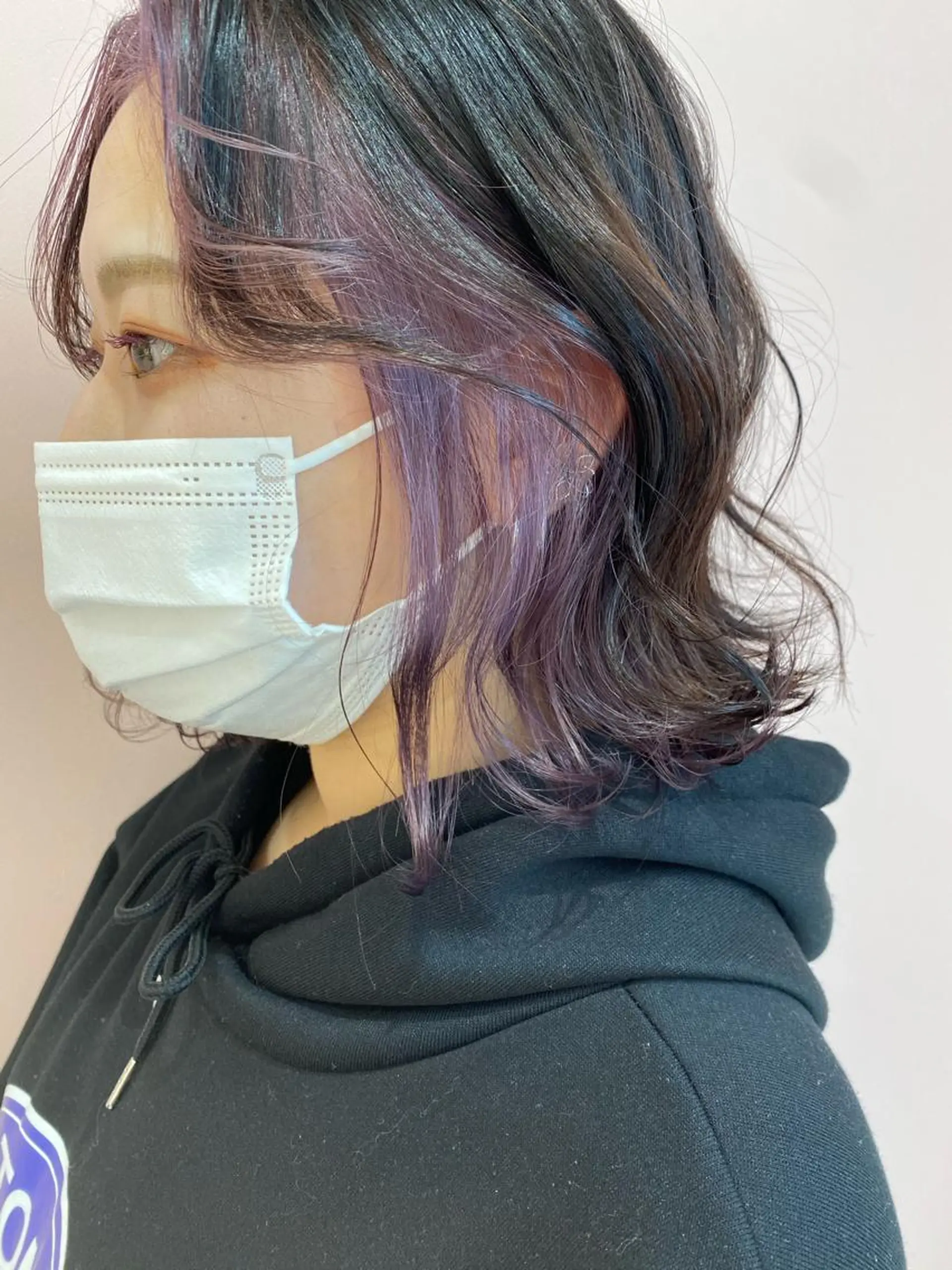 ミディアム パープルカラー 西本 夏美のヘアスタイル