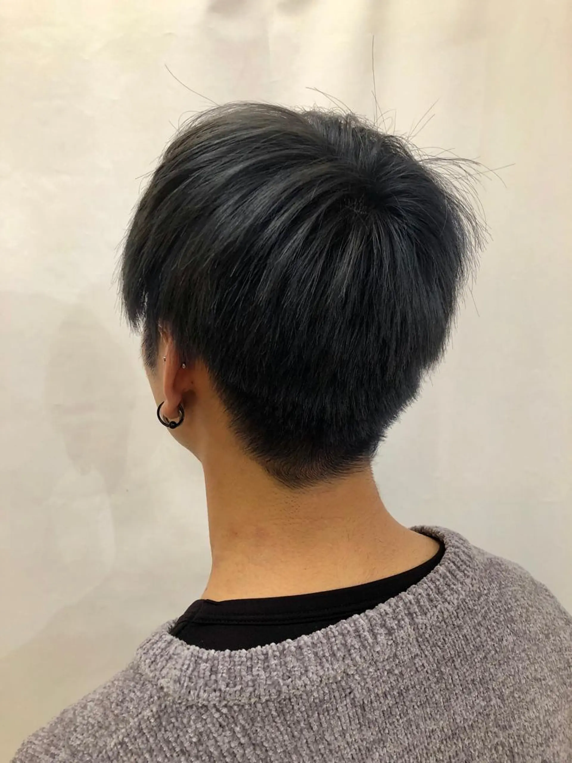 ショート カラー メンズ 黒髪 ブルーカラー ブルーブラック 髪質改善✨石塚 真梨奈のヘアスタイル