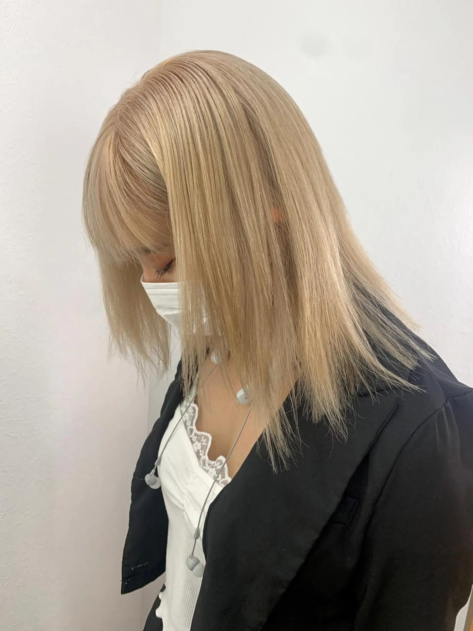 ミディアム カラー ベージュカラー ミルクティーベージュ 遠藤沙也加 /レイヤーカットのヘアスタイル