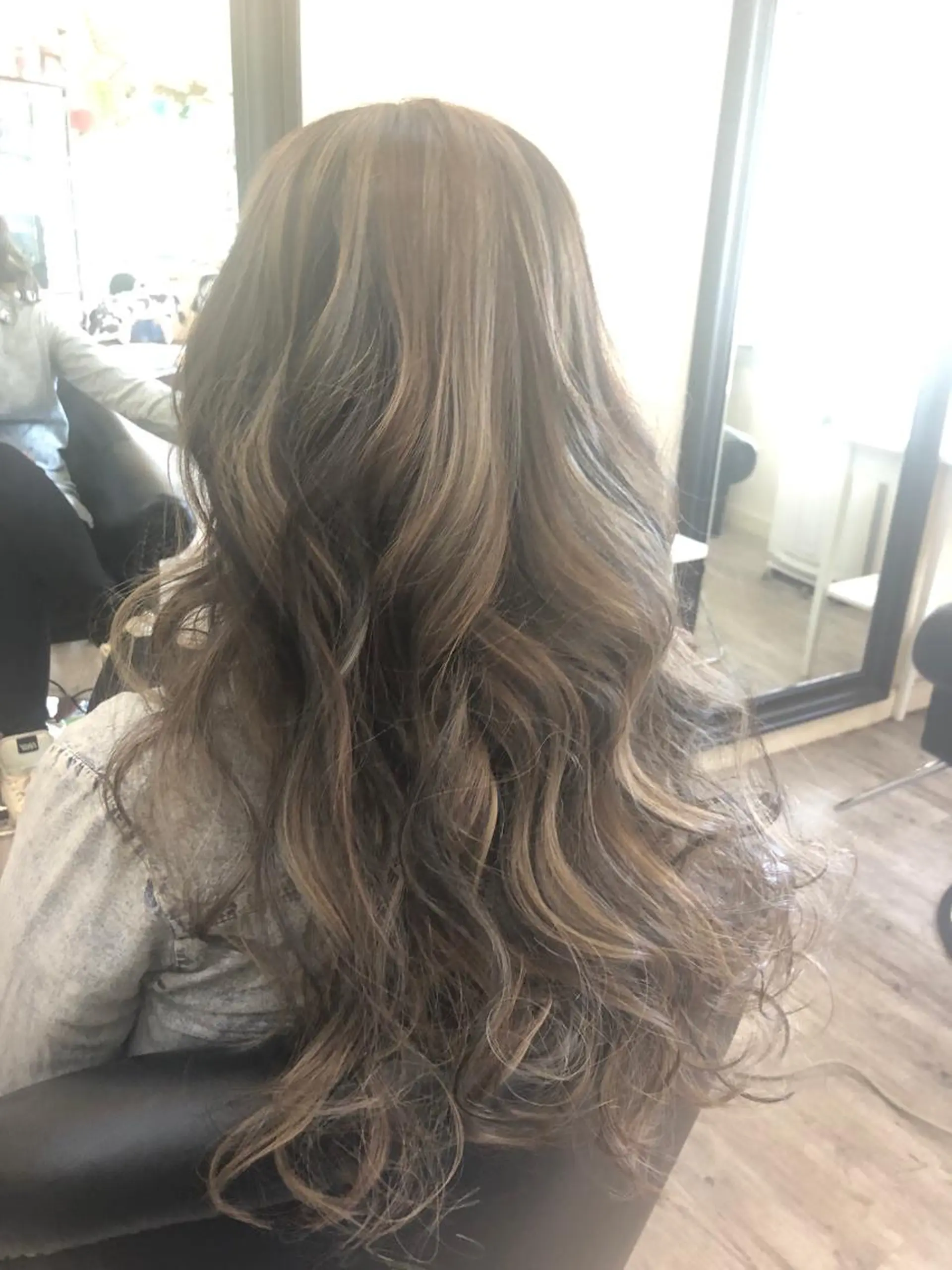 ロング カラー ヘアカラー 鶴見 和美のヘアスタイル