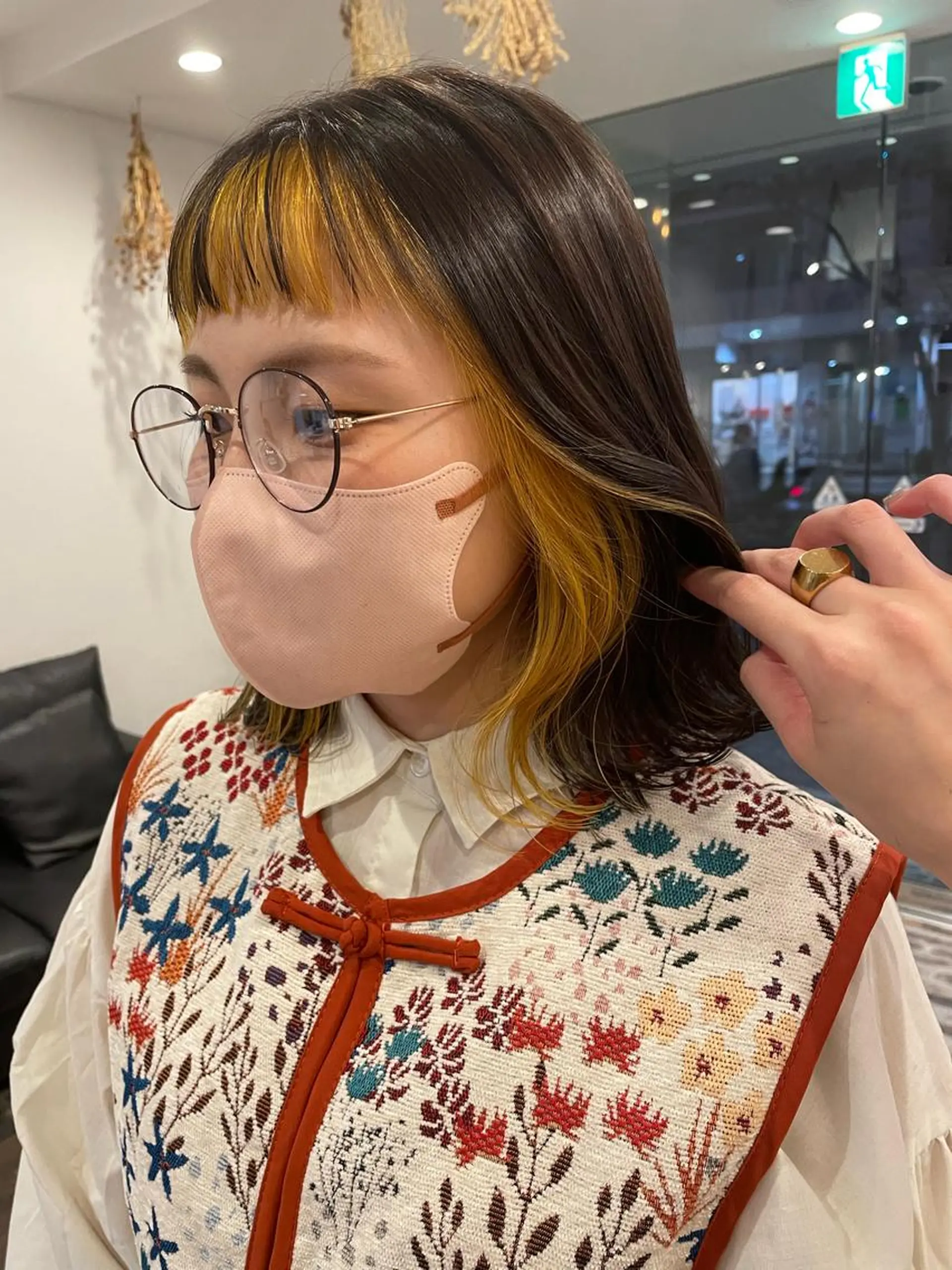 ショート カラー ミストバング  フェイスフレーミング イエローカラー ヘアカラー m ā l o.🌷 サカモトマイコのヘアスタイル