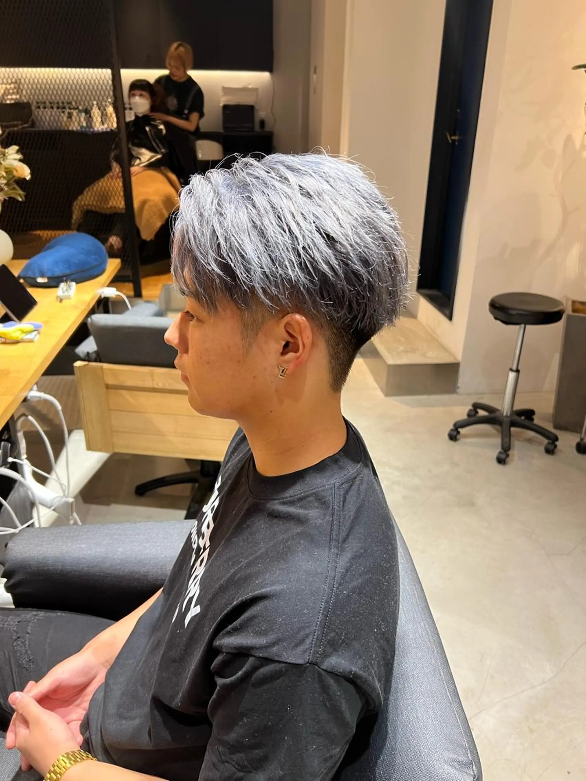 メンズ メンズブリーチ カット ヘアカラー トリートメント メンズ専門　井藤 雅也のヘアスタイル