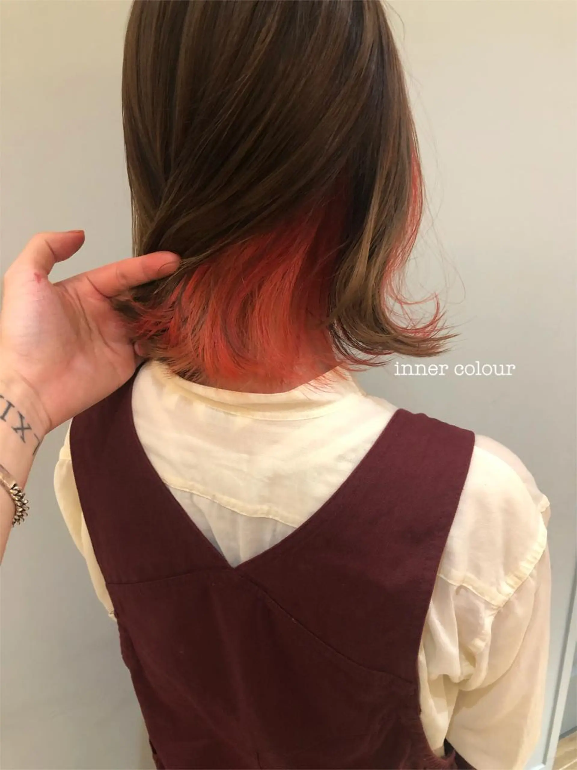 ショート カラー ケアブリーチ/ エクステ/レイヤーのヘアスタイル