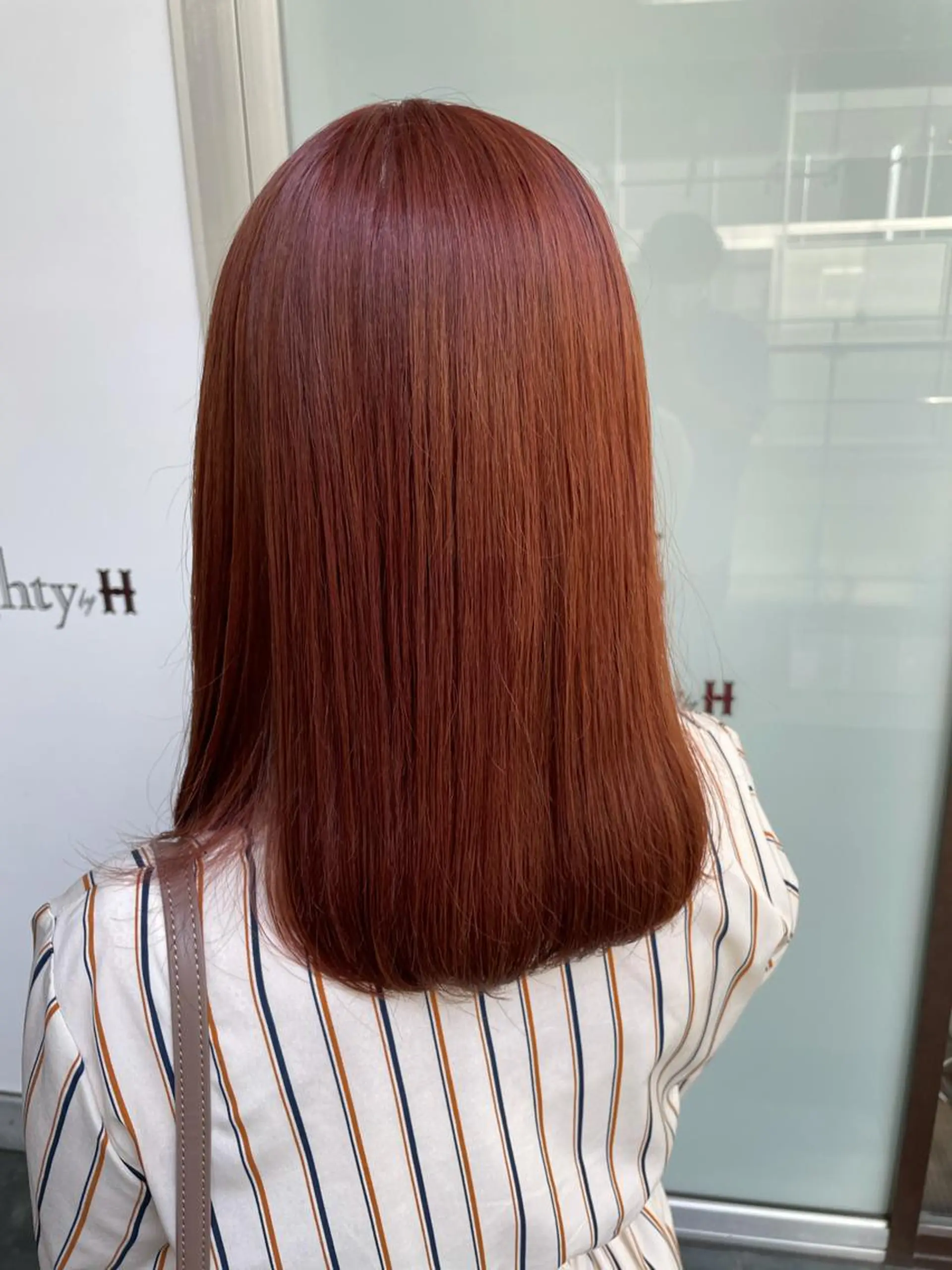 ミディアム 栄　mighty by H所属・不破一輝/栄/矢場町 ボブ/レイヤー/艶髪のヘアスタイル