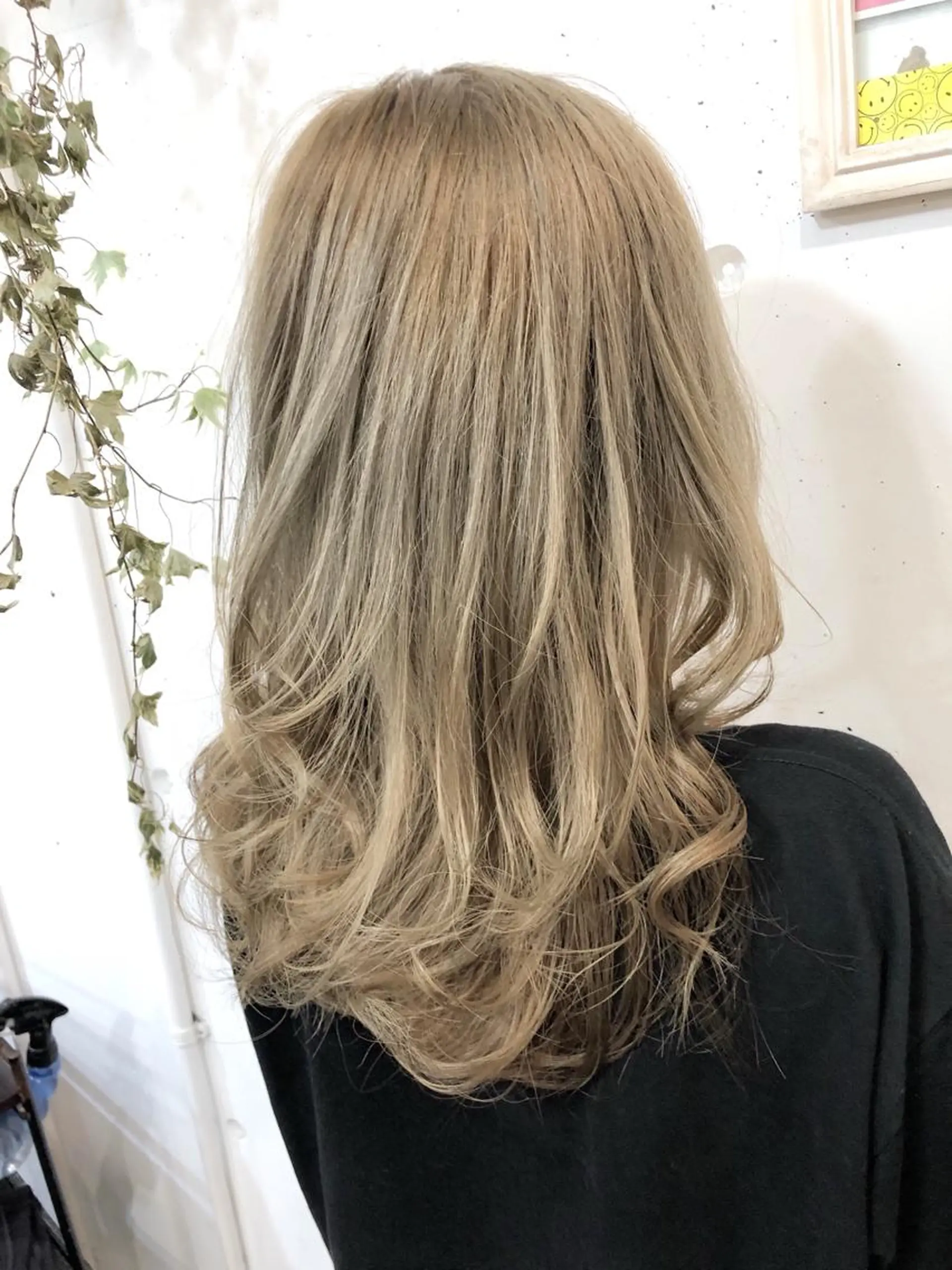 カラー ベージュカラー ブリーチ イルミナカラー ヘアカラー トリートメント ヘッドスパ グレージュ/髪質改善 Yamato.hのヘアスタイル