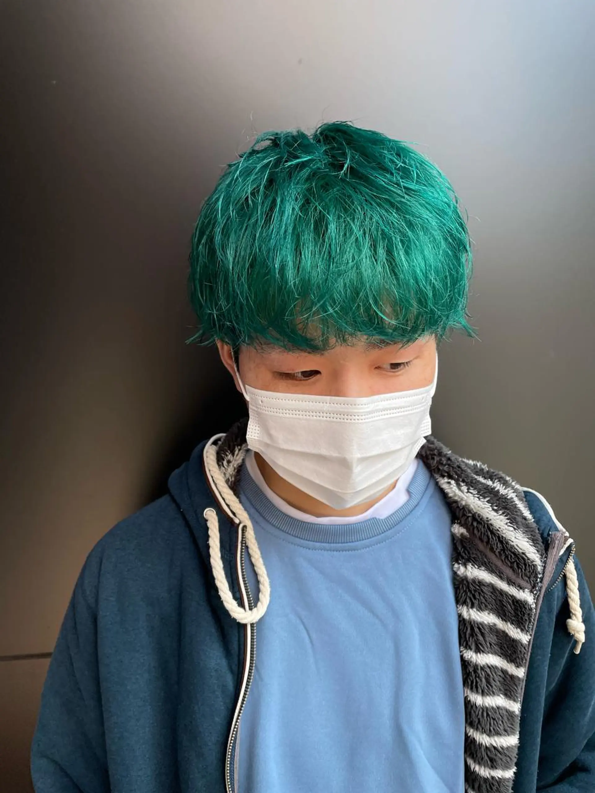 カラー メンズ センターパート フェードカット マッシュ メンズパーマ プードルパーマ カット ヘアカラー トリートメント スパイキーパーマ 柏NO1 藤本葉のヘアスタイル