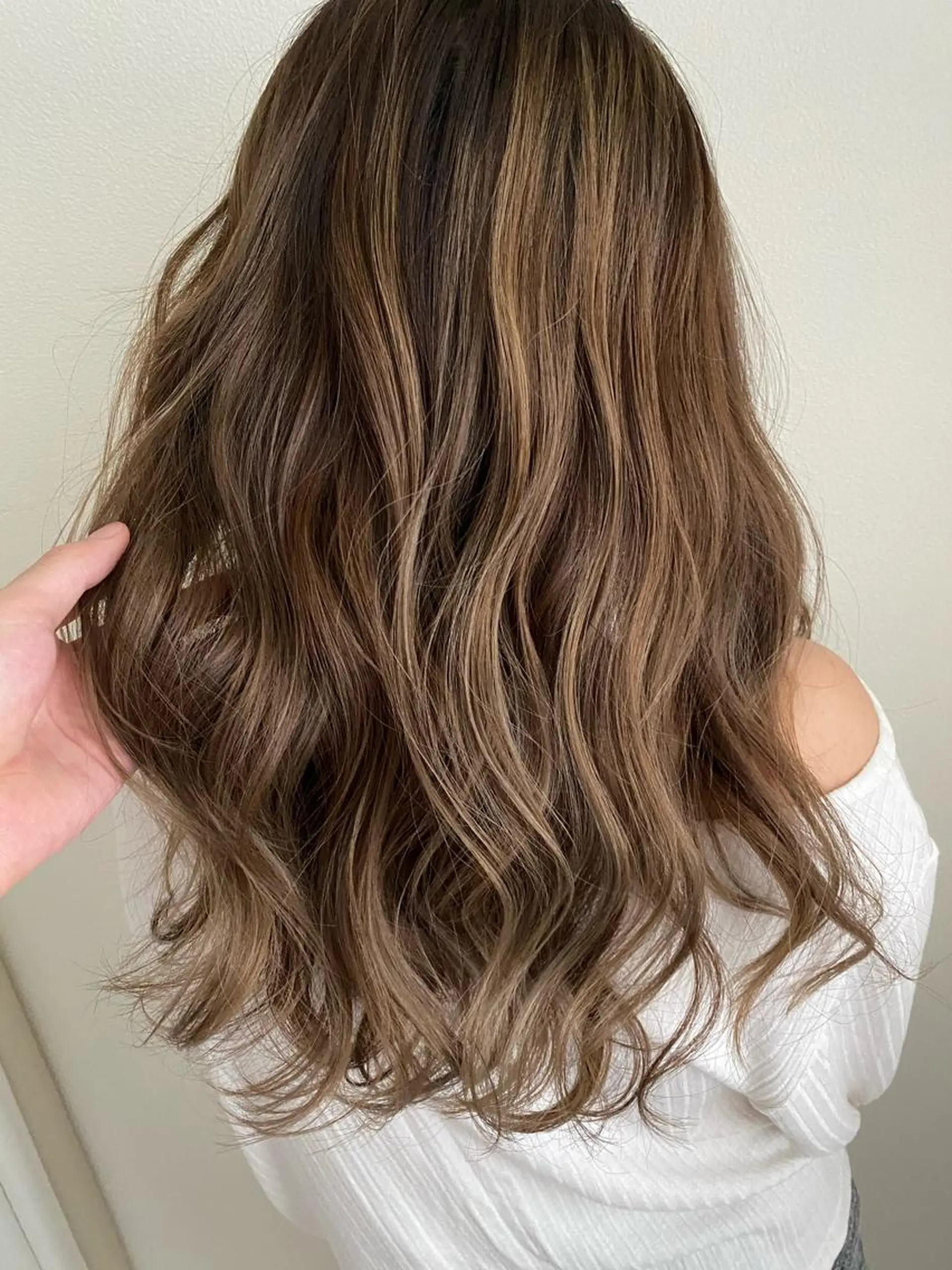 セミロング カラー ベージュカラー ハイライトカラー ミルクティーベージュ ハイライト neuk所属・入木田 駿佑のその他イメージ