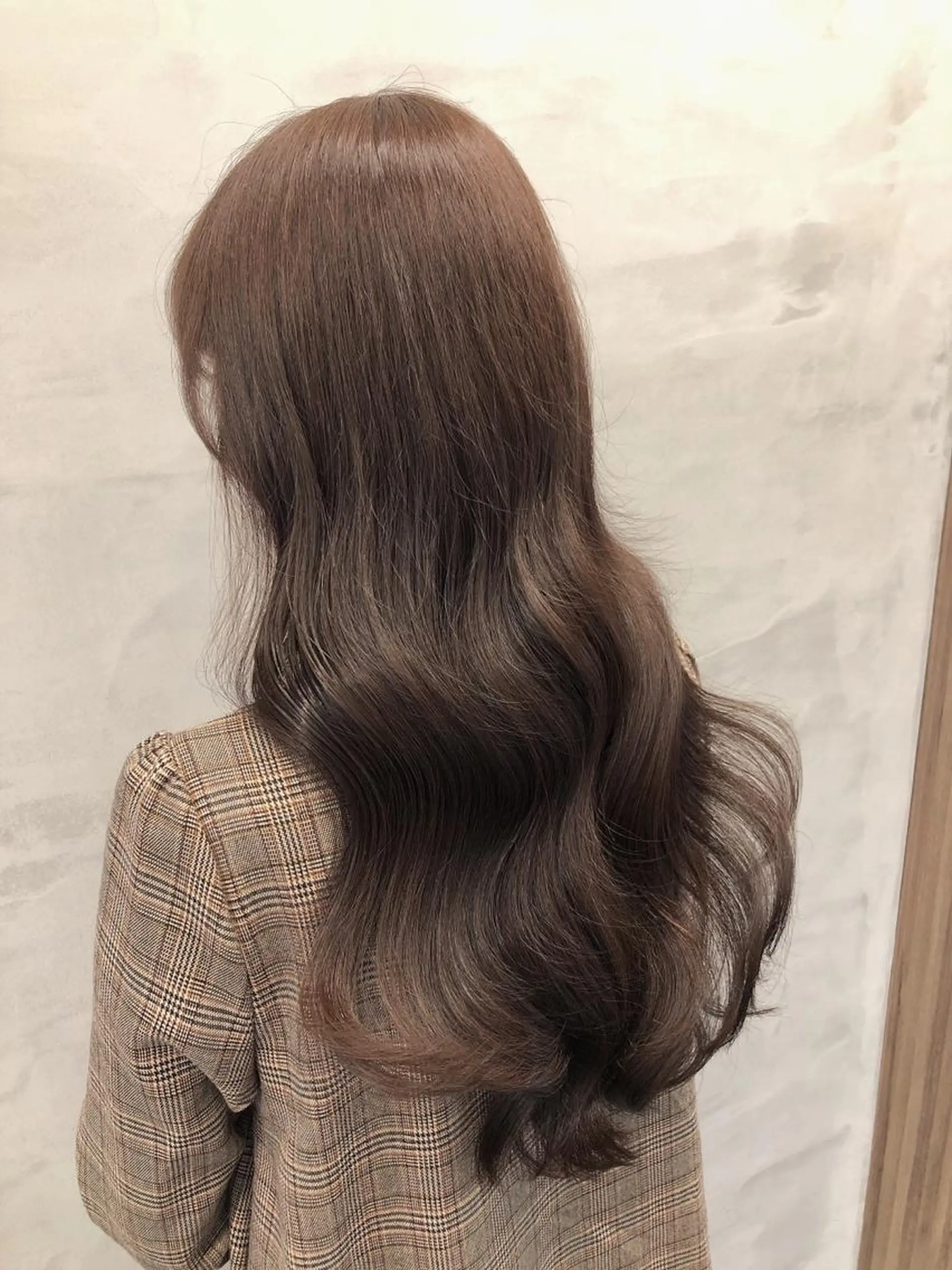 ロング カラー ヘアアレンジ アッシュ アッシュグレー アッシュグレージュ ベージュカラー ブリーチ 【美髪特化 髪質改善サイトウ】のヘアスタイル