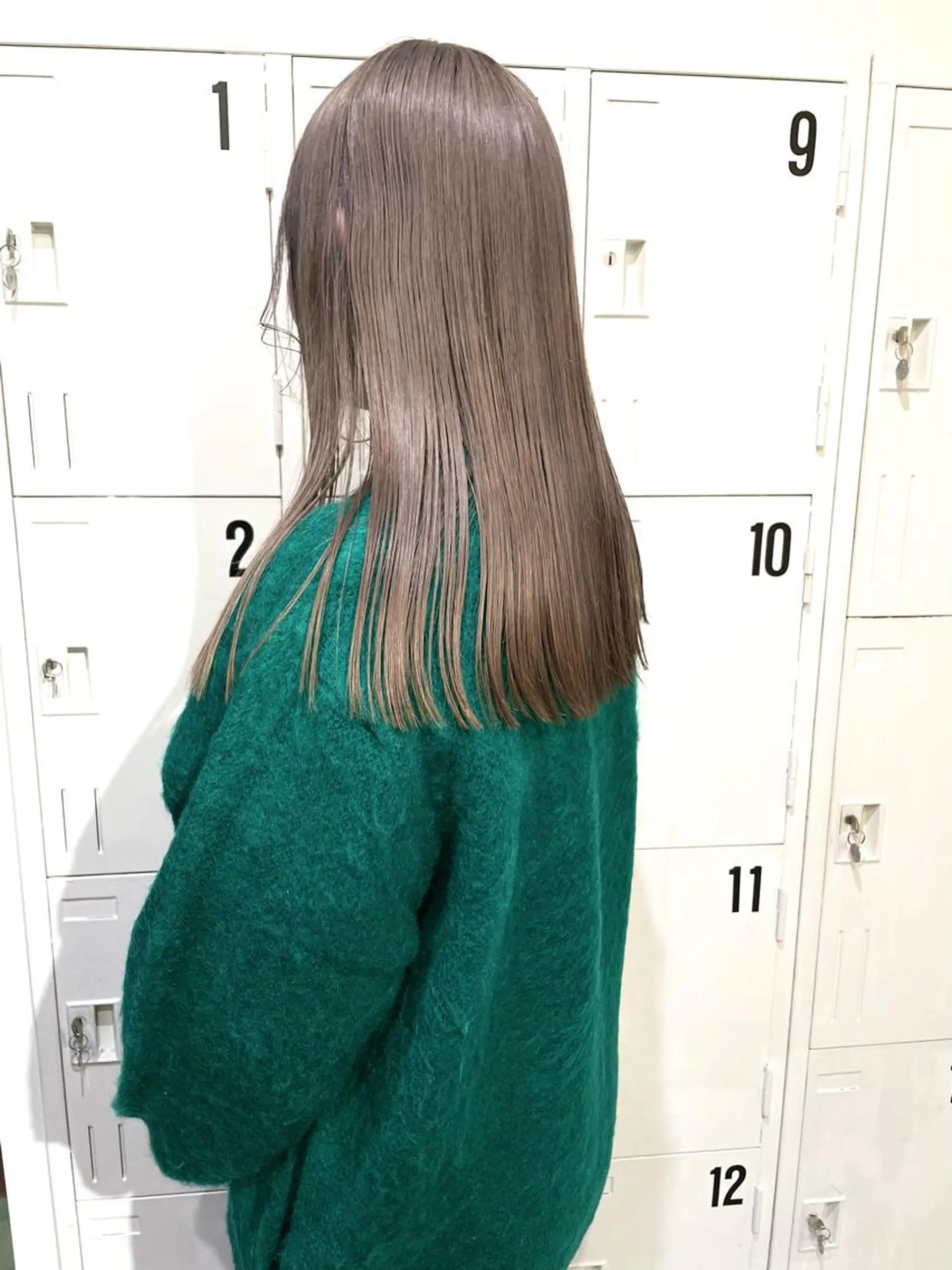 ミディアム 大角  実希のヘアスタイル