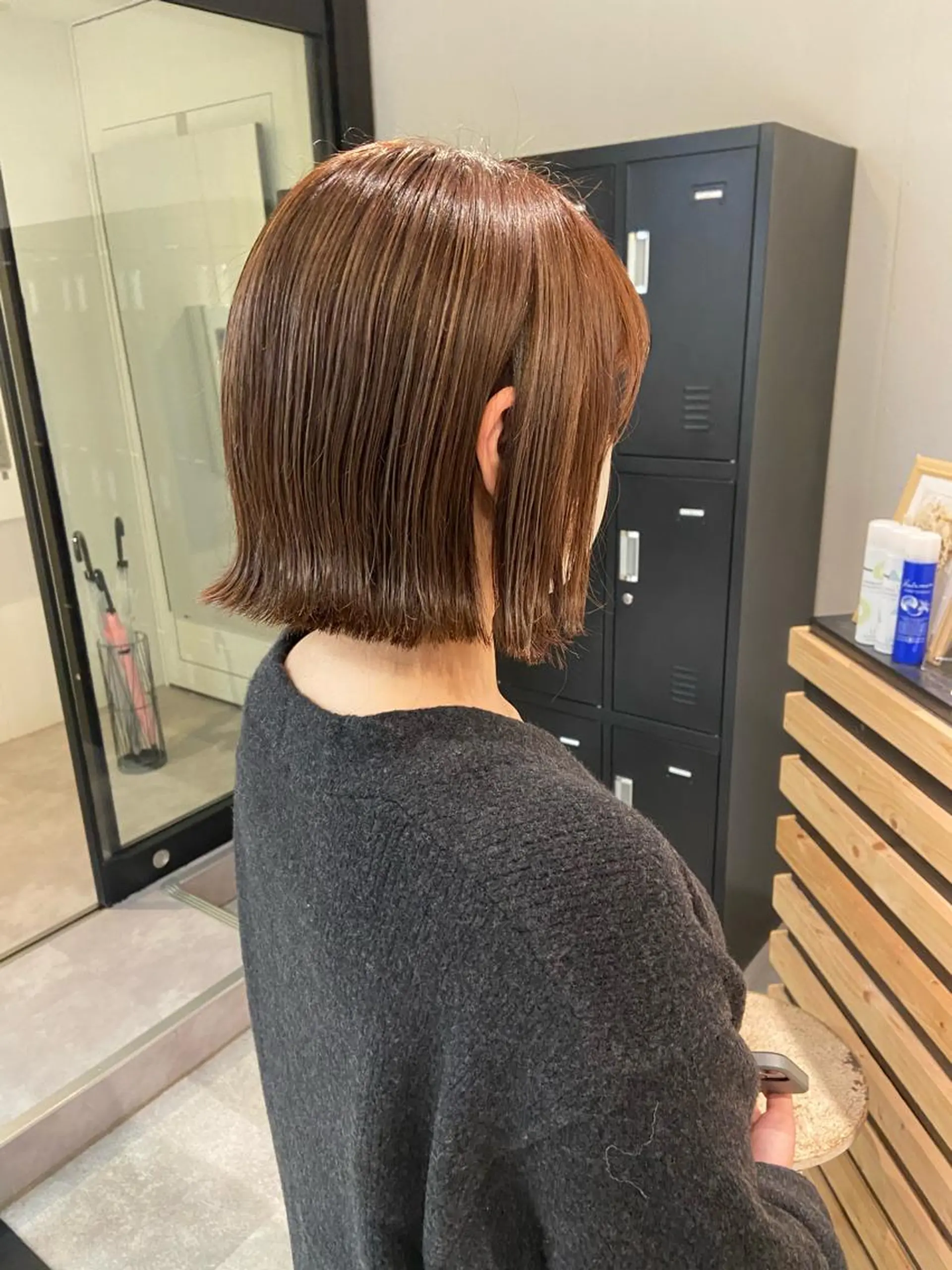 ミディアム カラー 切りっぱなしボブ ボブ ヘアカラー トリートメント AILEE所属・ウルフカット レイヤーカット上柿のヘアスタイル