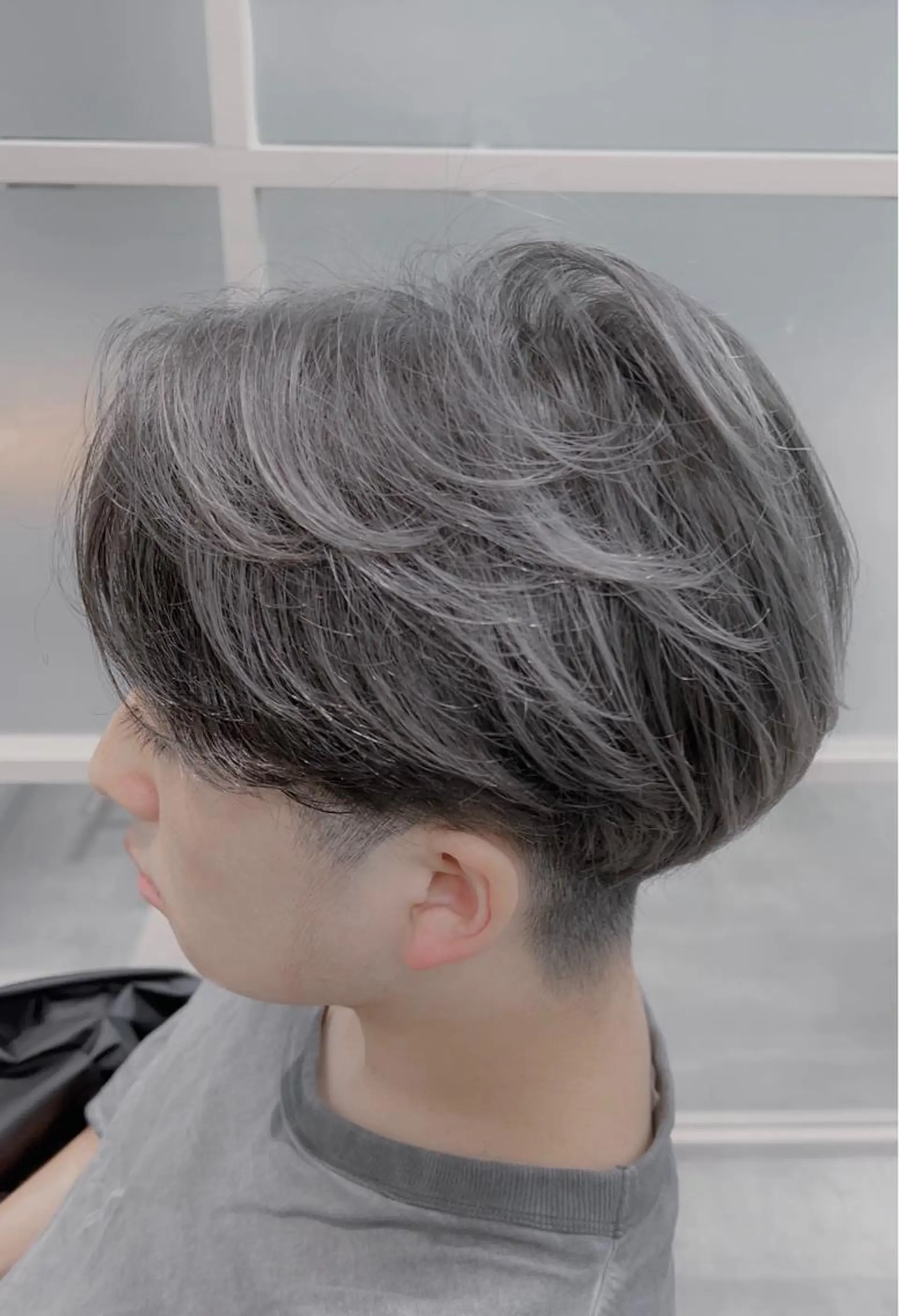 ミディアム カラー ブリーチ ダブルカラー インナーカラー 髪質改善 韓国風ヘア カット ヘアカラー トリートメント newi ナカノのヘアスタイル