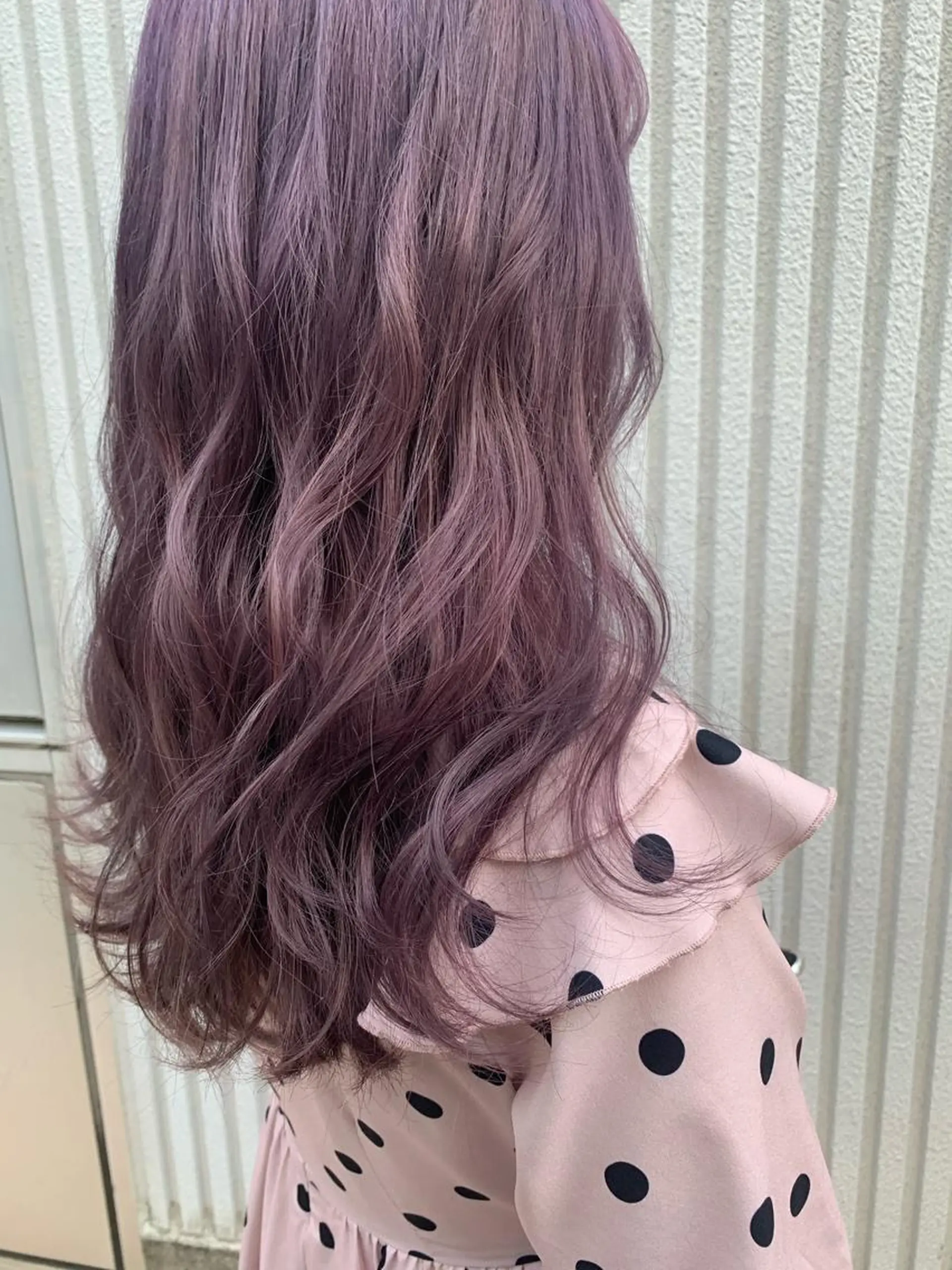 セミロング カラー ブリーチ ラベンダーカラー ラベンダーピンク ピンクカラー iLu.所属・田畠 しずかのヘアスタイル