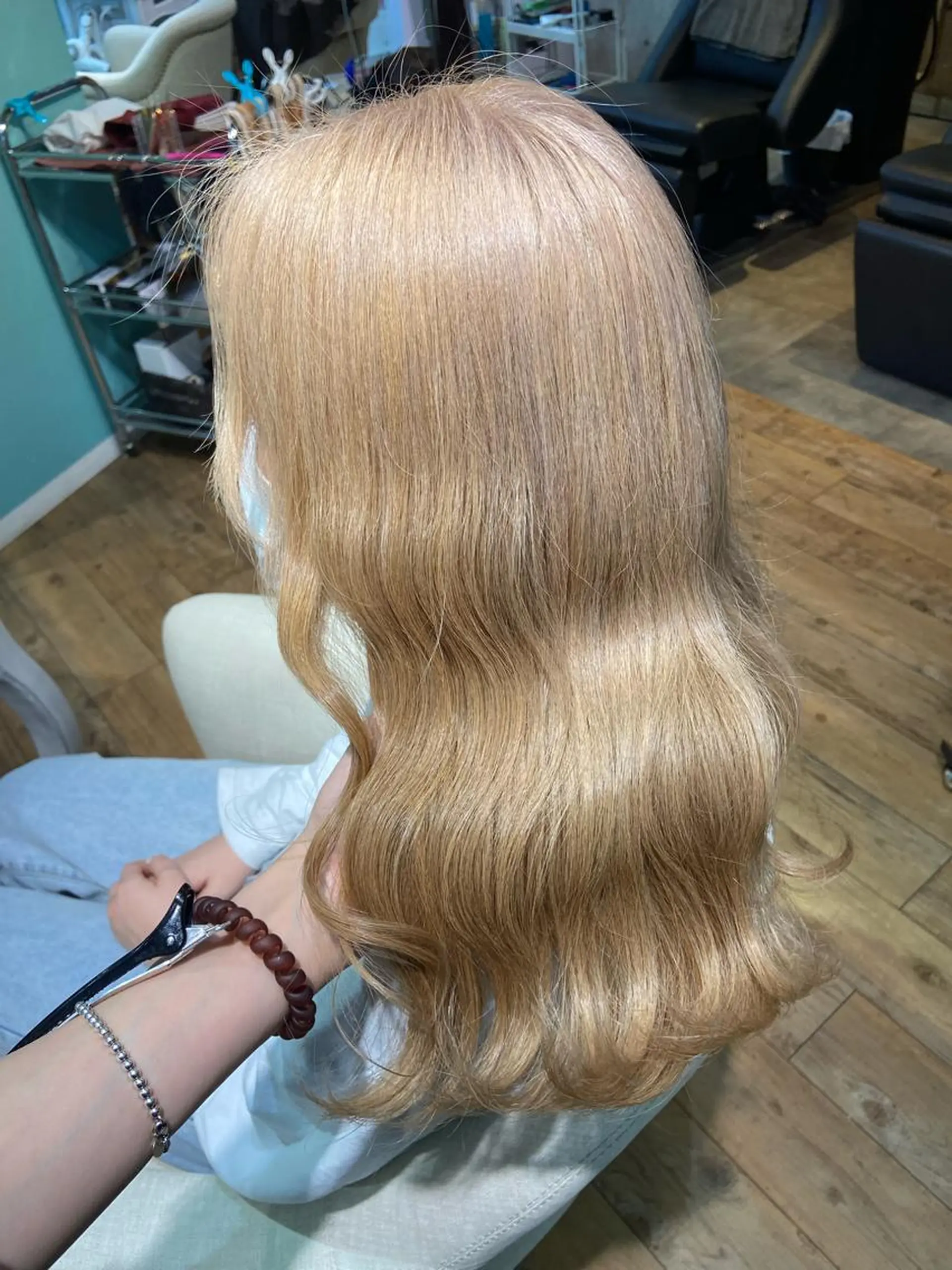 セミロング カラー ヘアカラー トリートメント 🧸プルエクステ❤︎ ネイルKAO🧸のヘアスタイル