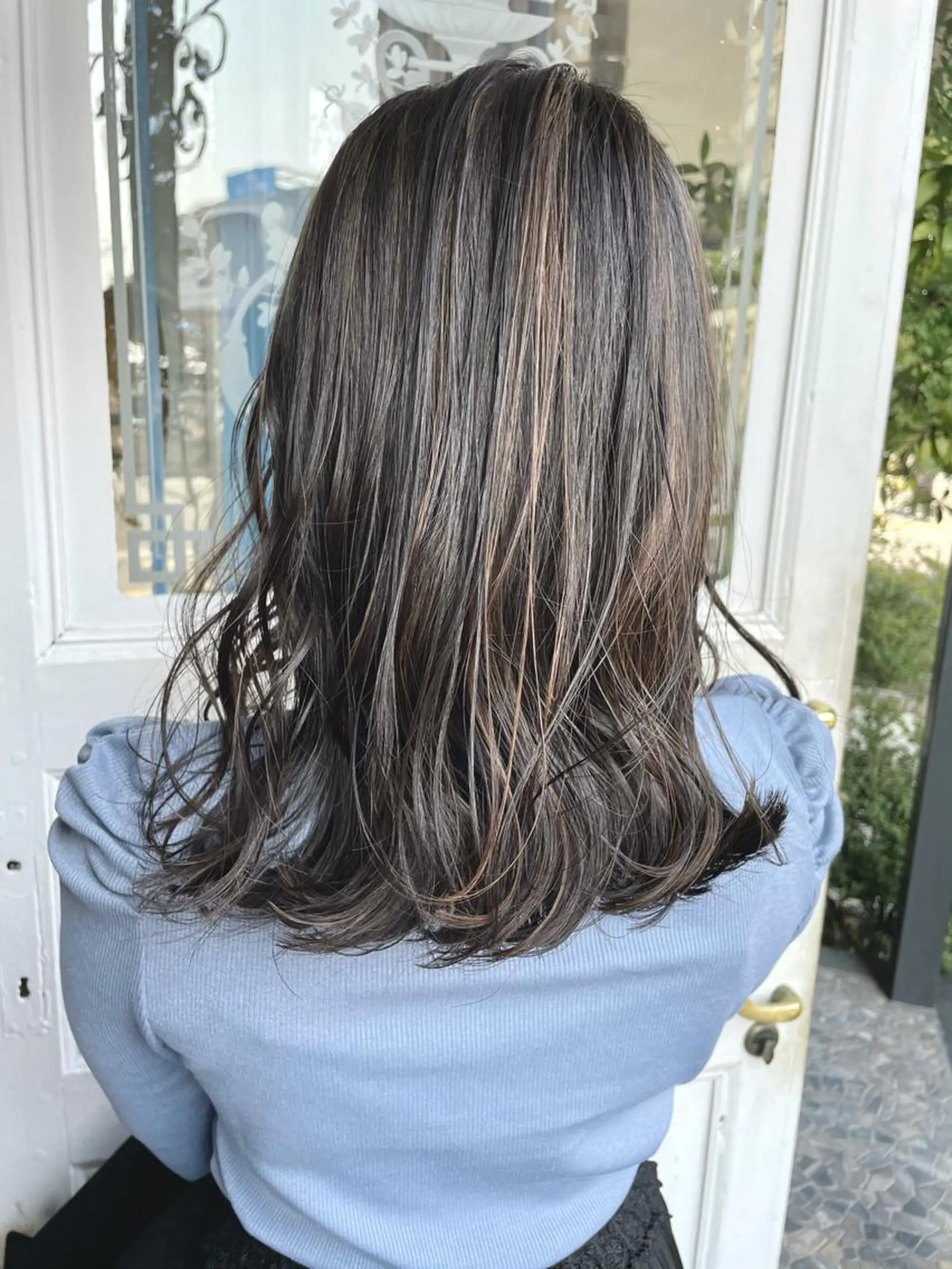 セミロング カラー 渡辺 瑠美のヘアスタイル