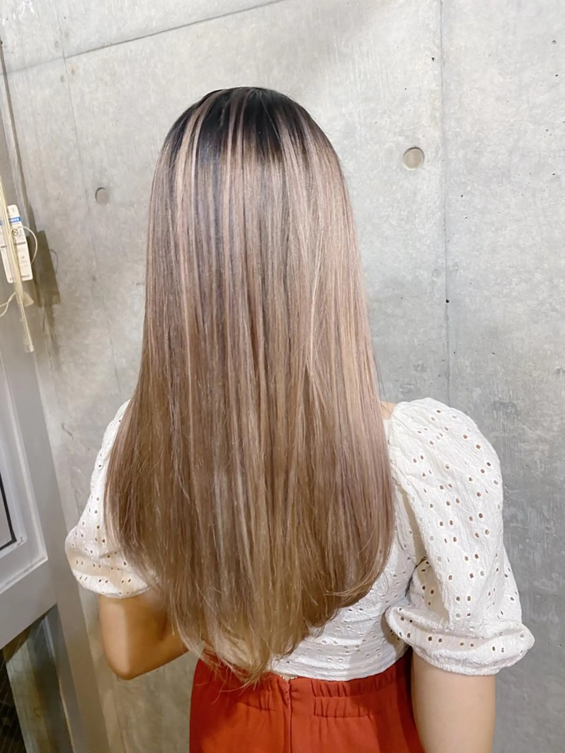 ロング カラー ヘアアレンジ ハイライトカラー ハイトーンカラー イルミナカラー インナーカラー ハイライト ヘアカラー ✨ハイクオリティ✨ 山本香也のヘアスタイル