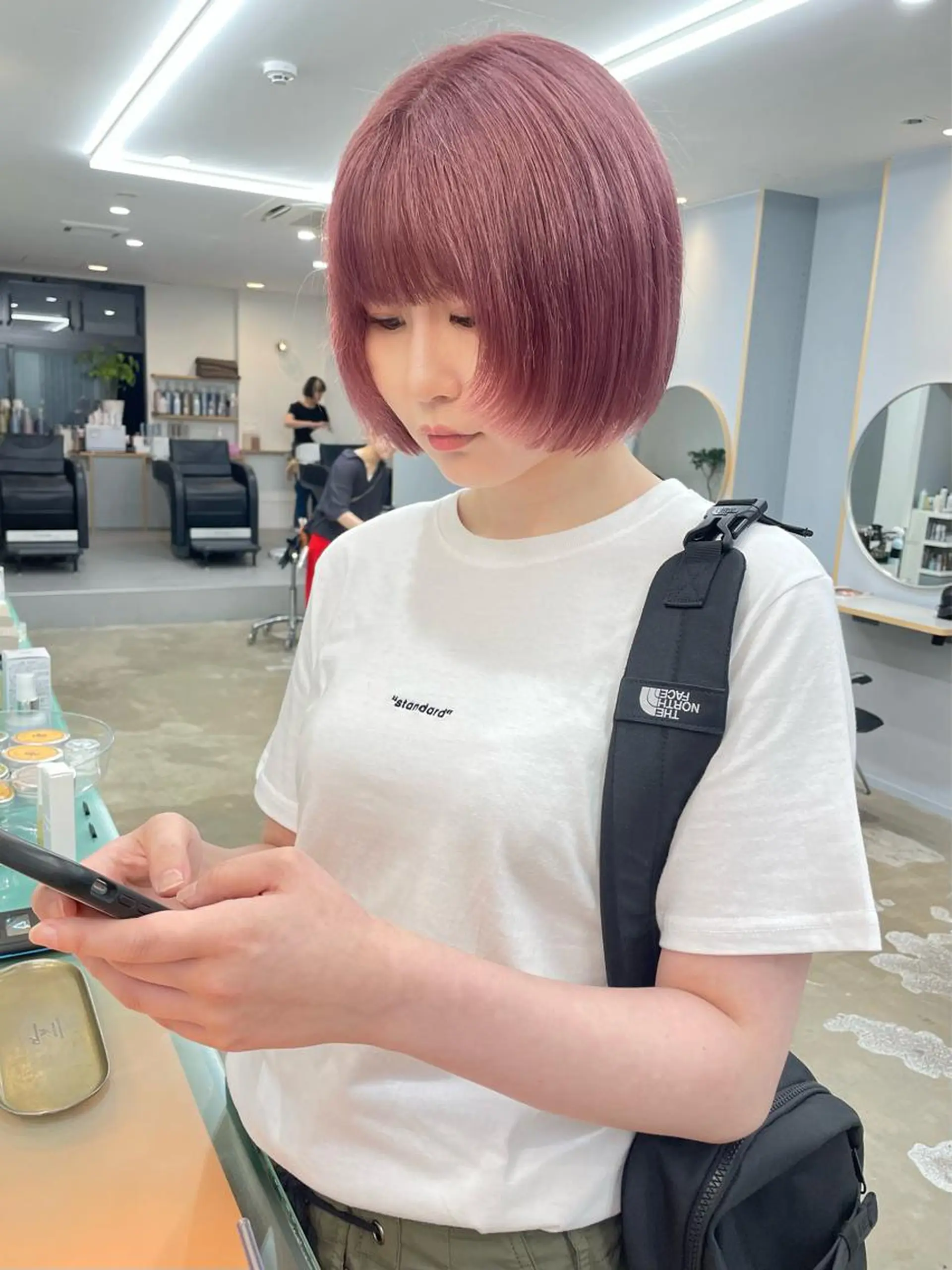 ショート カラー ブリーチ ピンクカラー pole所属・【pole】 minaのヘアスタイル