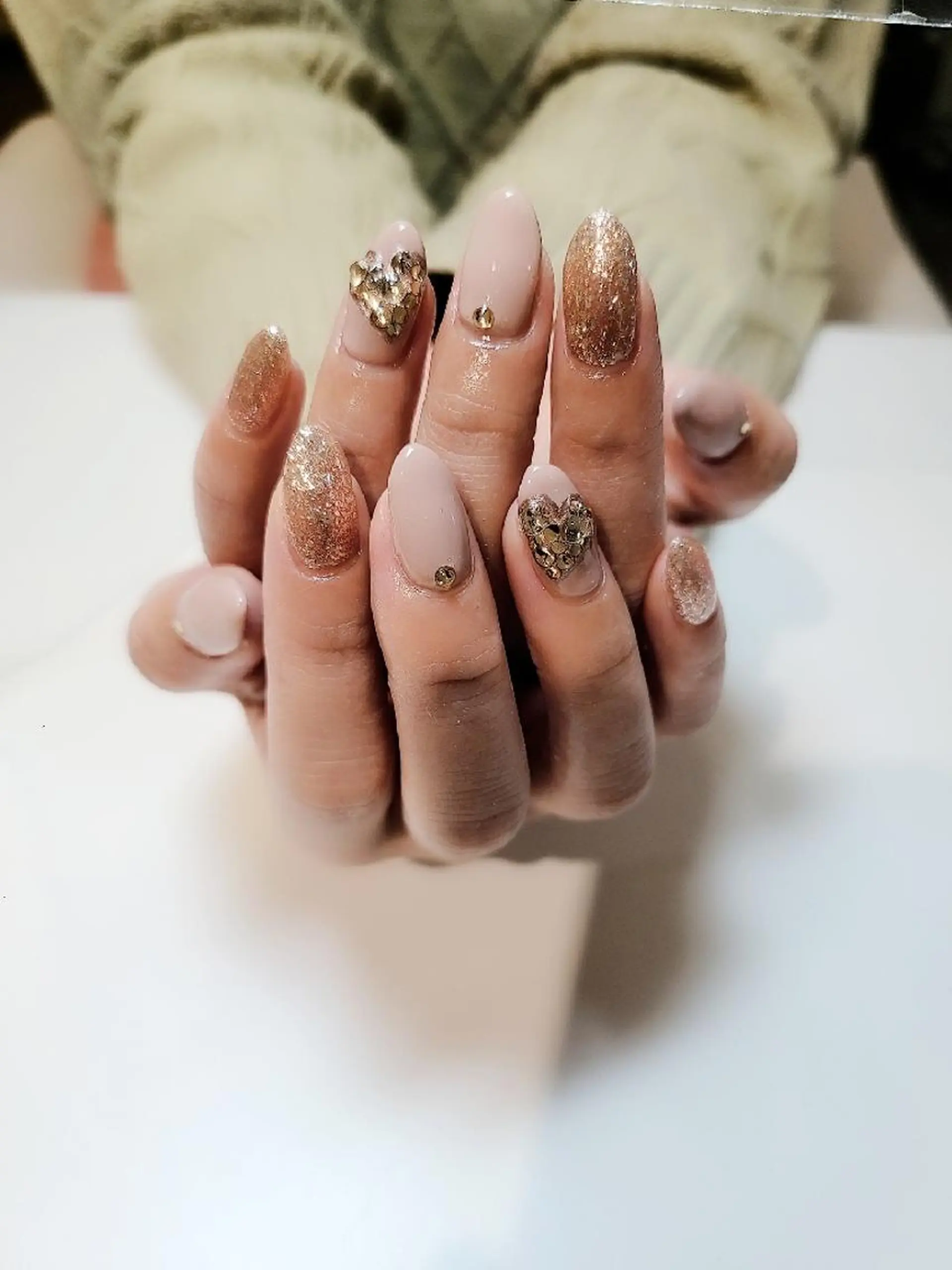 ネイル アートネイル ビーケア自由が丘所属・えみ えみのネイルデザイン