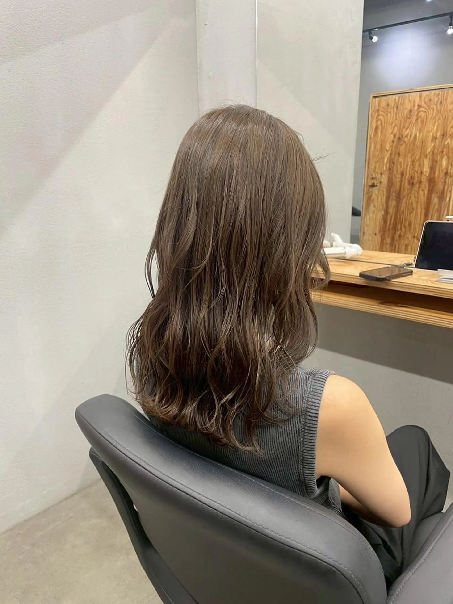 セミロング カラー N 【エヌ】のヘアスタイル