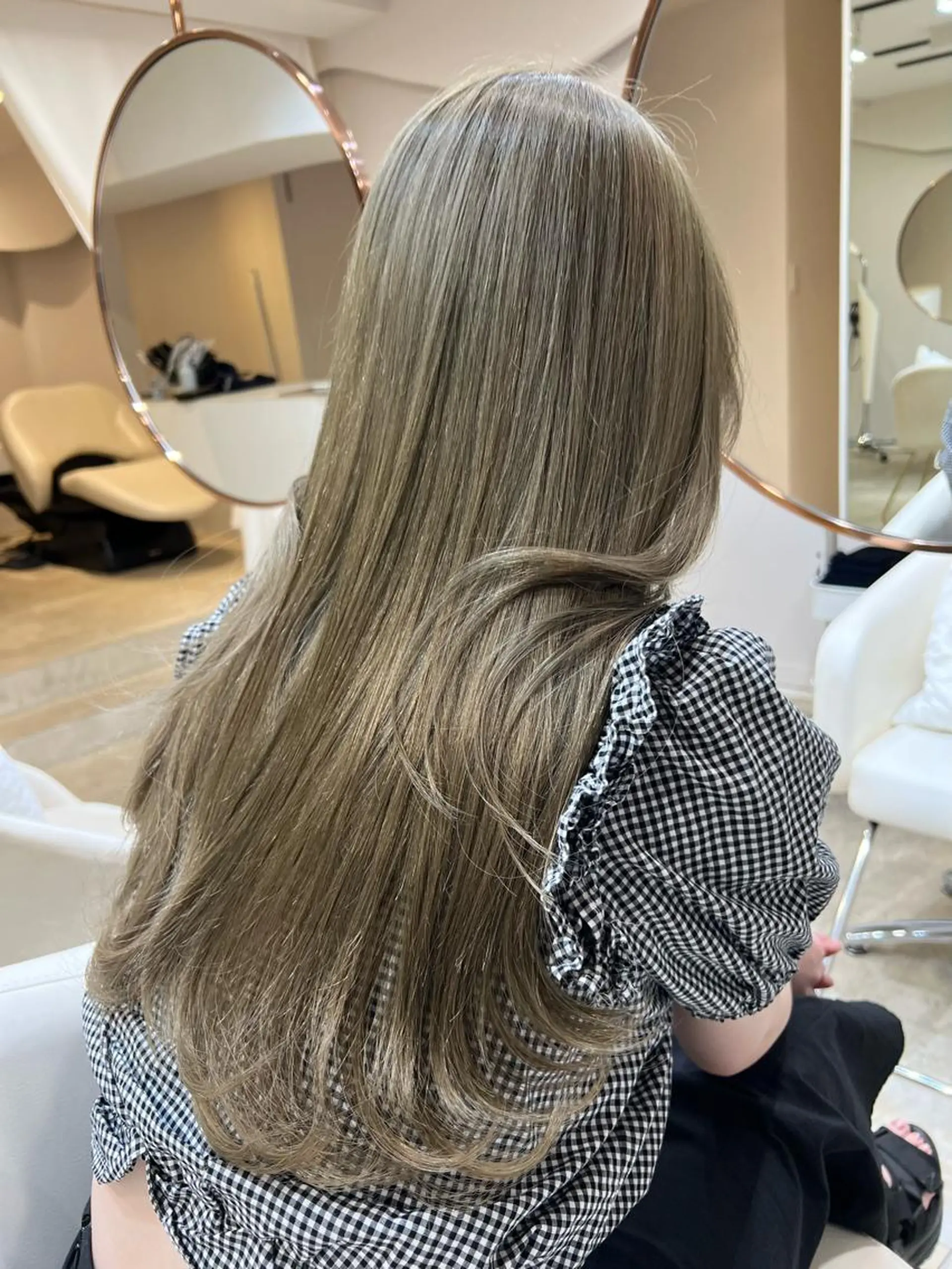 ロング ケアカラー くびれヘア 学生 髪質改善 ヨシンモリ 🤍🤍韓国ヘア おたけ🤍🤍のヘアスタイル