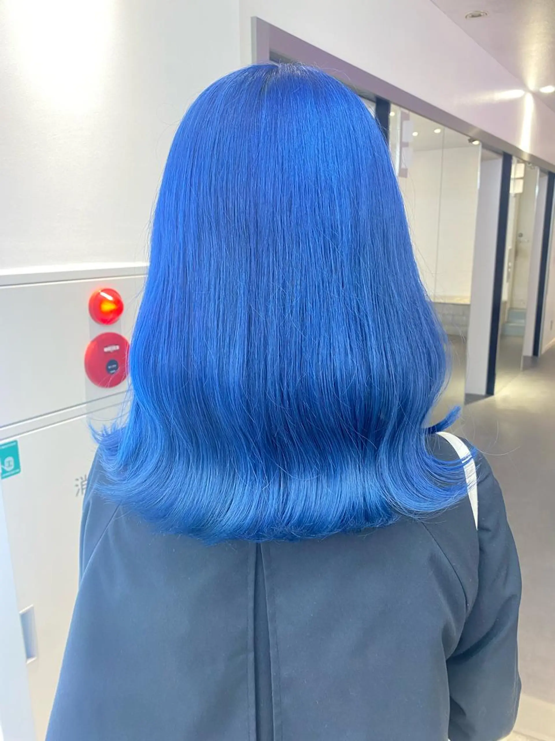 セミロング カラー ブリーチ ブルーカラー ヘアカラー トリートメント ヘアセット レイヤー/ハイトーン 🧸SENAのヘアスタイル