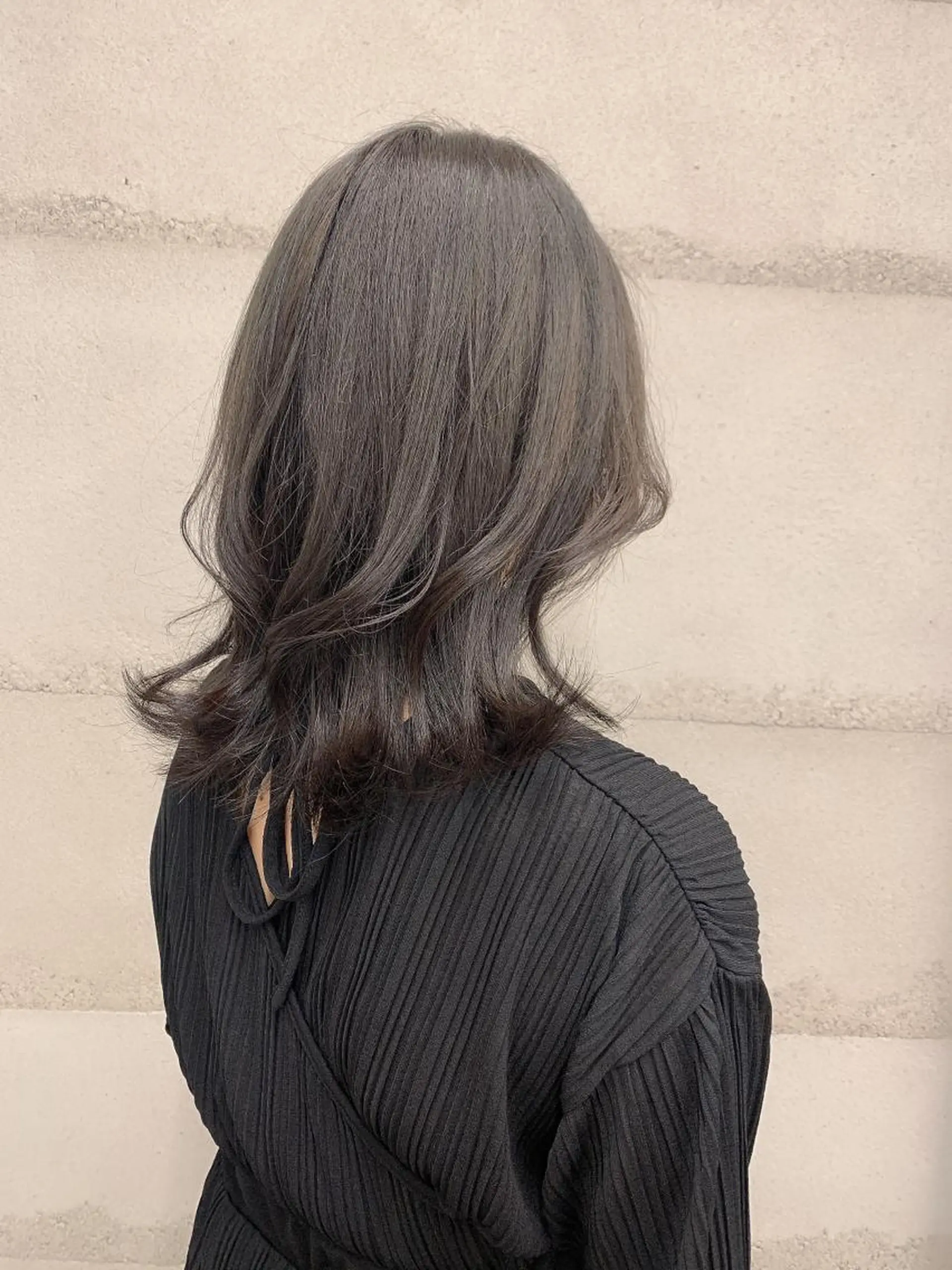 ミディアム カラー 黒髪 ブルーカラー ブルーブラック カット ヘアカラー トリートメント ヘッドスパ 透明感/オリーブ/ グレージュ/YUKAのヘアスタイル