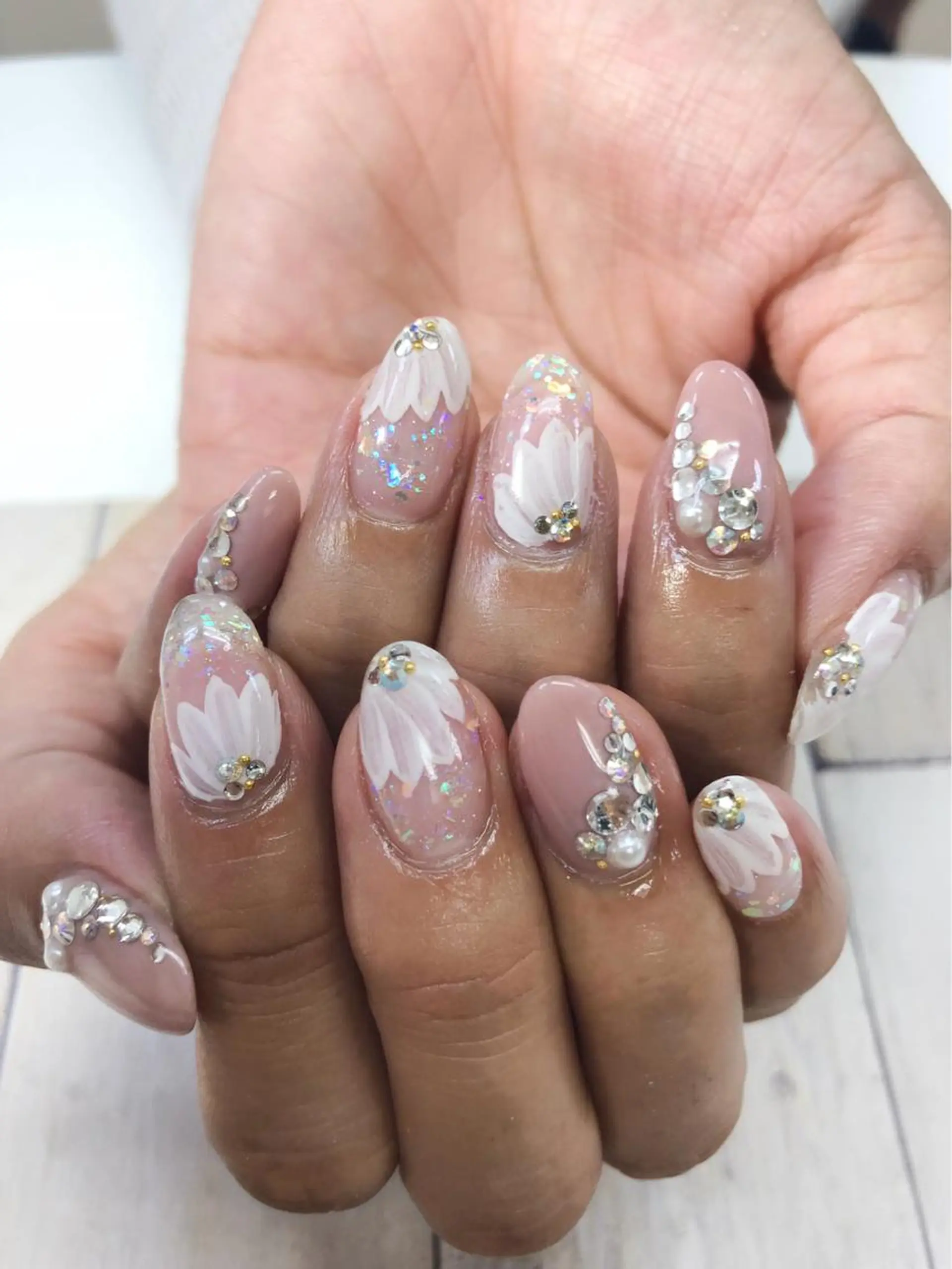 ネイル ストーンネイル Lokahi NAILのネイルデザイン