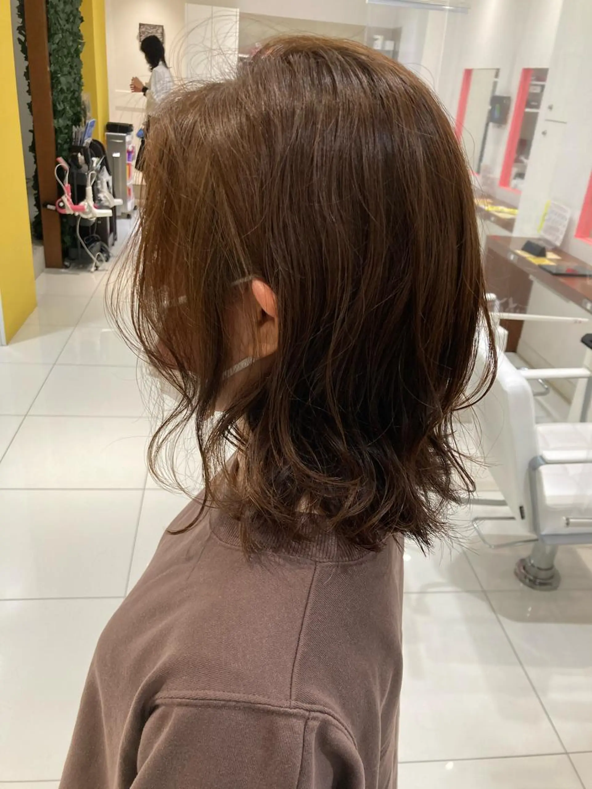 セミロング カラー セミロングパーマ くびれヘア くびれレイヤー レイヤーカット 坂口 愛のヘアスタイル