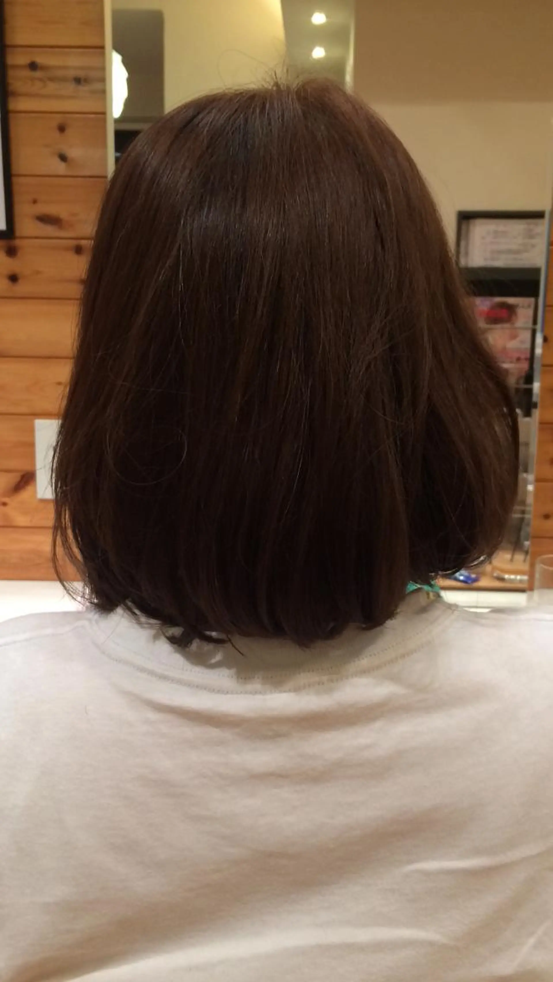 ショート ミディアム カラー イルミナカラー DEE okazakiのヘアスタイル