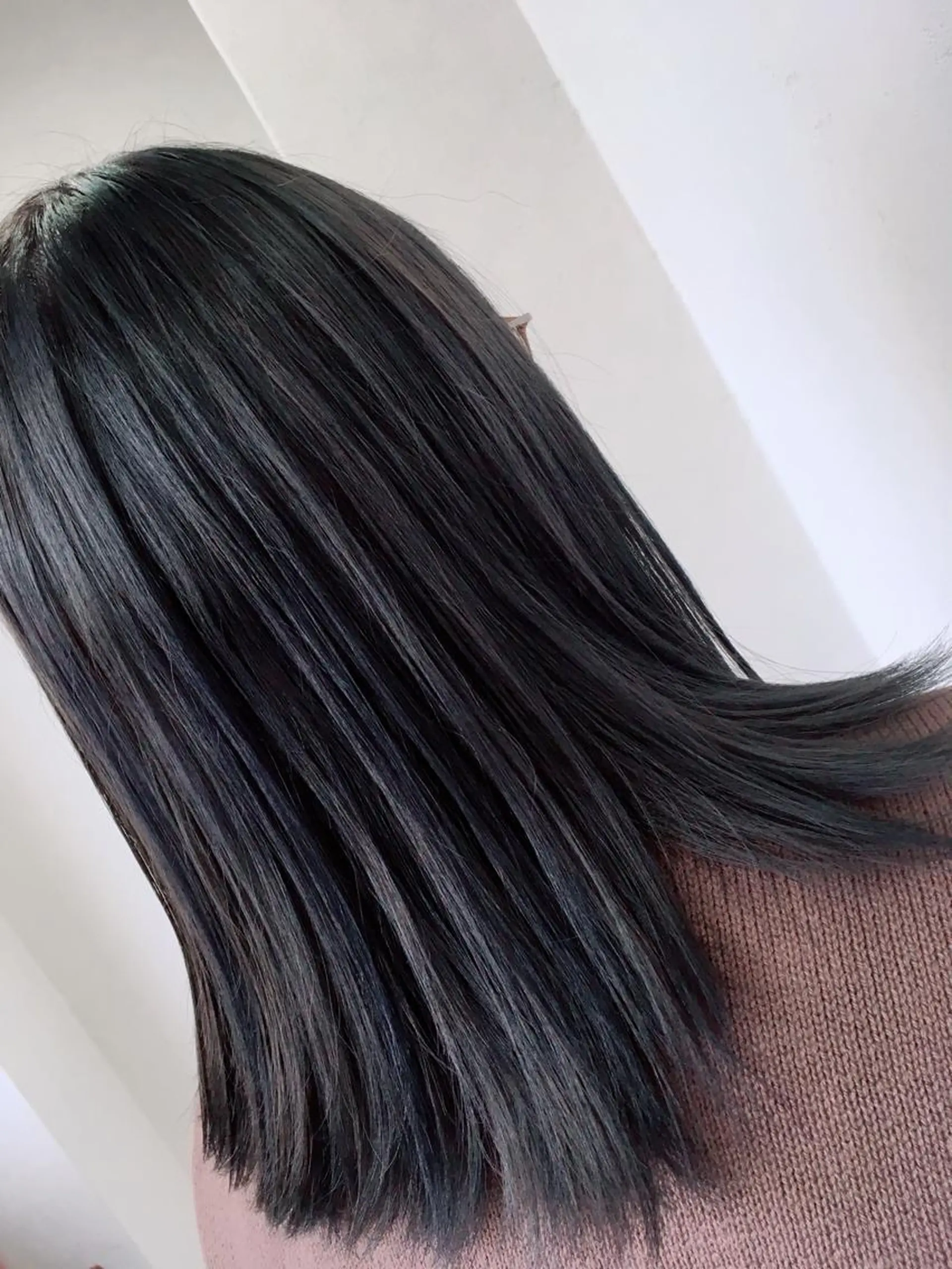 カラー 塩崎 明菜のヘアスタイル